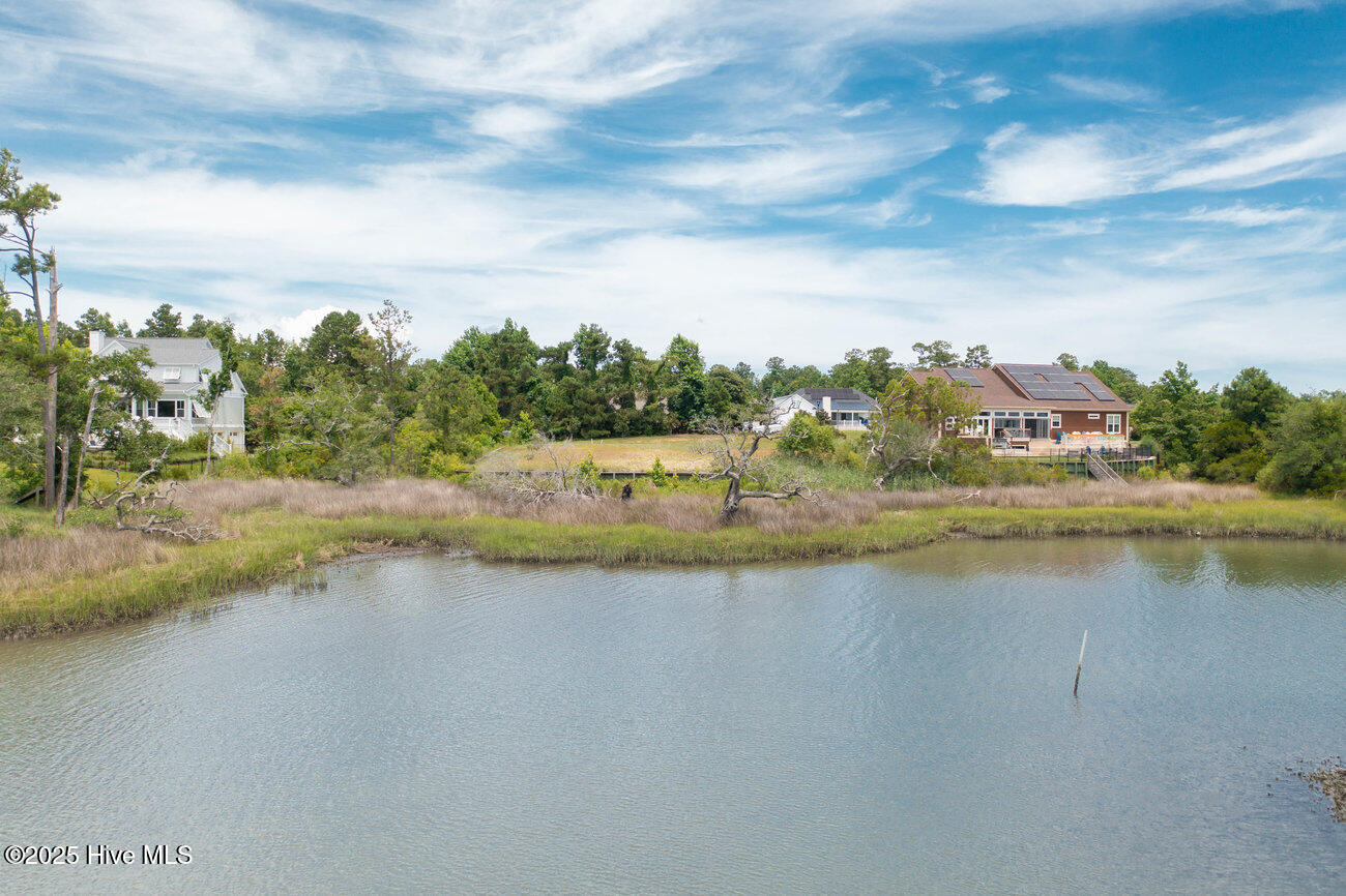 119 Waters Edge Drive Property Photo 5