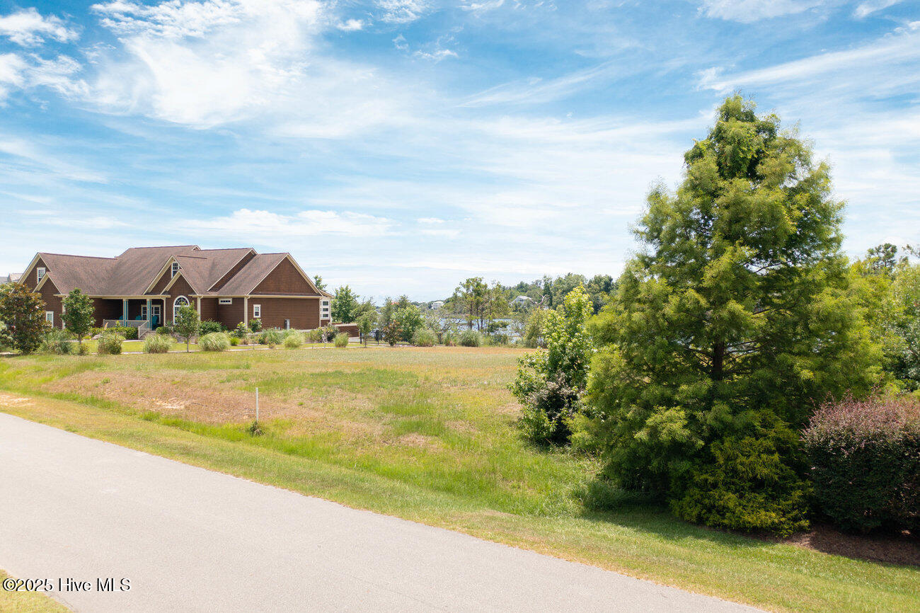 119 Waters Edge Drive Property Photo 12