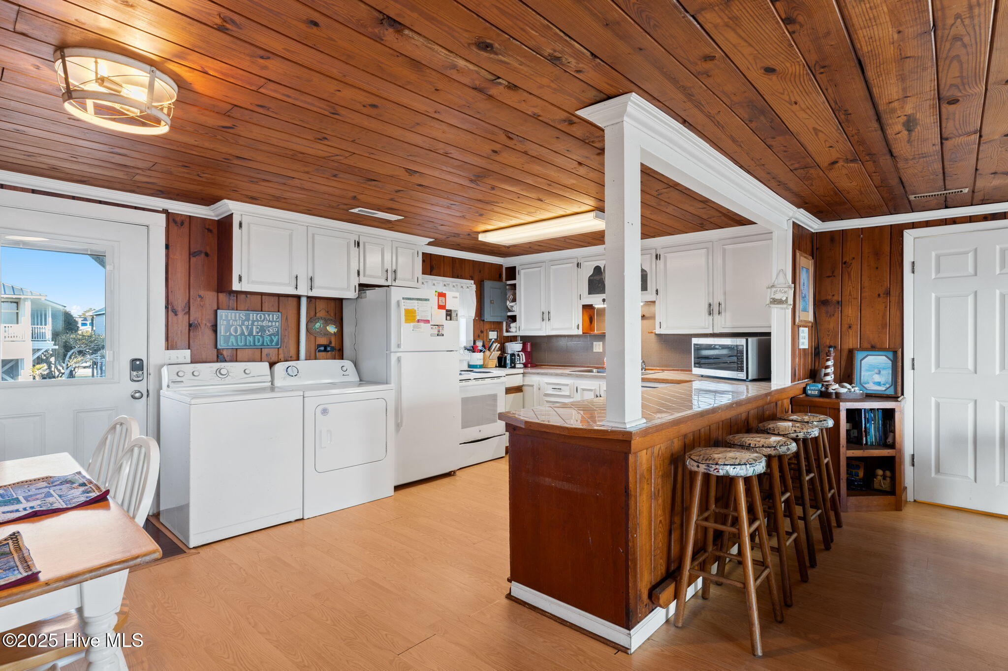 4025 E Beach Drive Property Photo 18