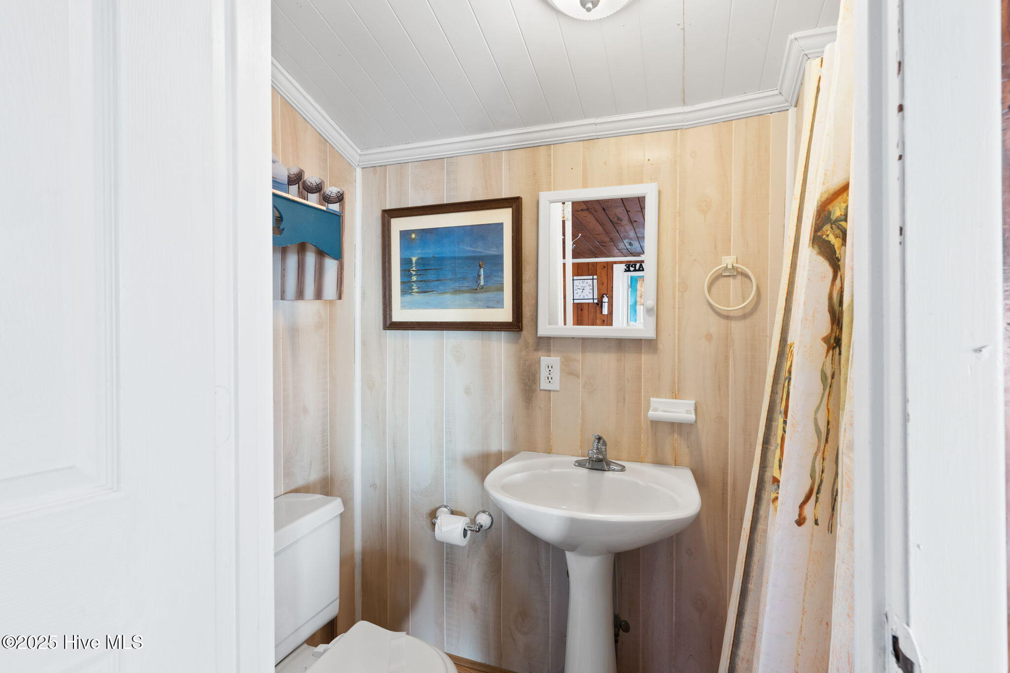 4025 E Beach Drive Property Photo 24
