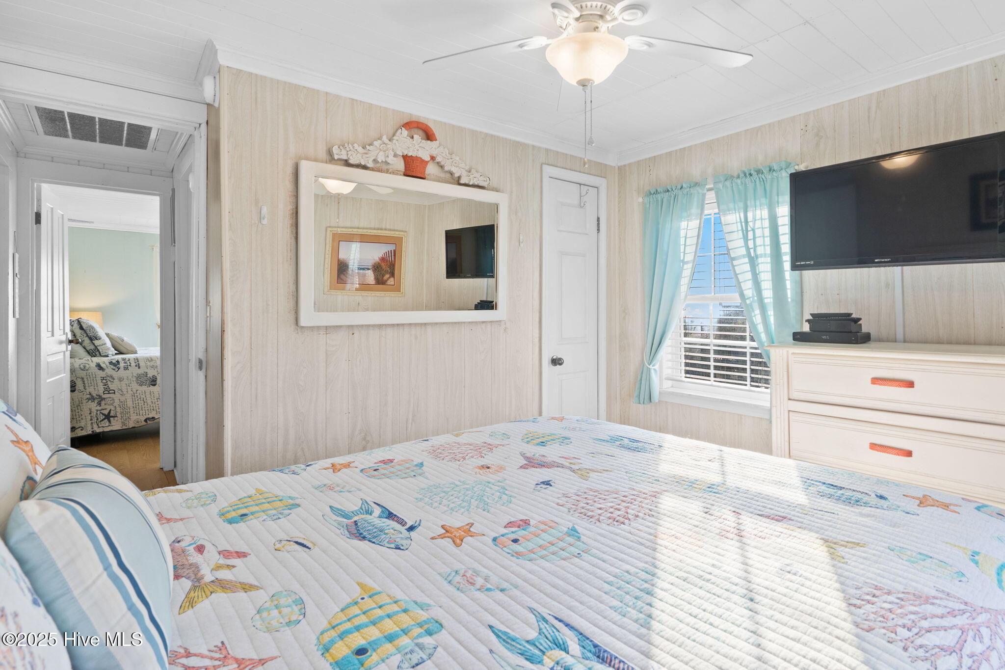 4025 E Beach Drive Property Photo 25