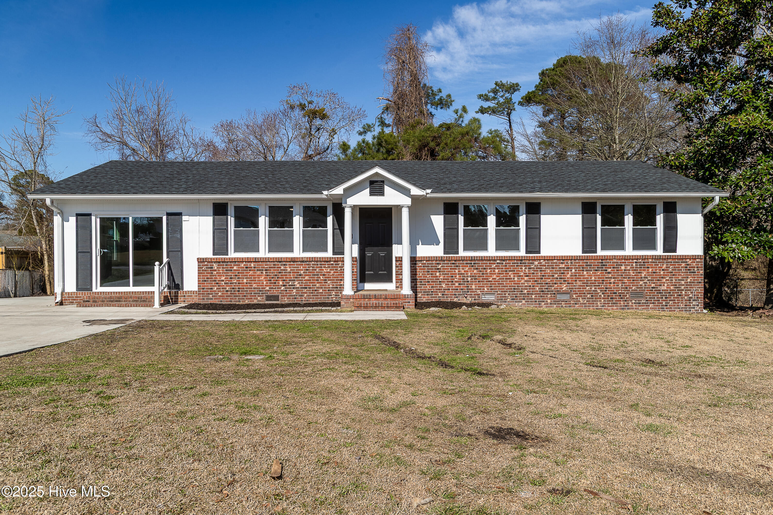 100 Tower Drive Property Photo 1