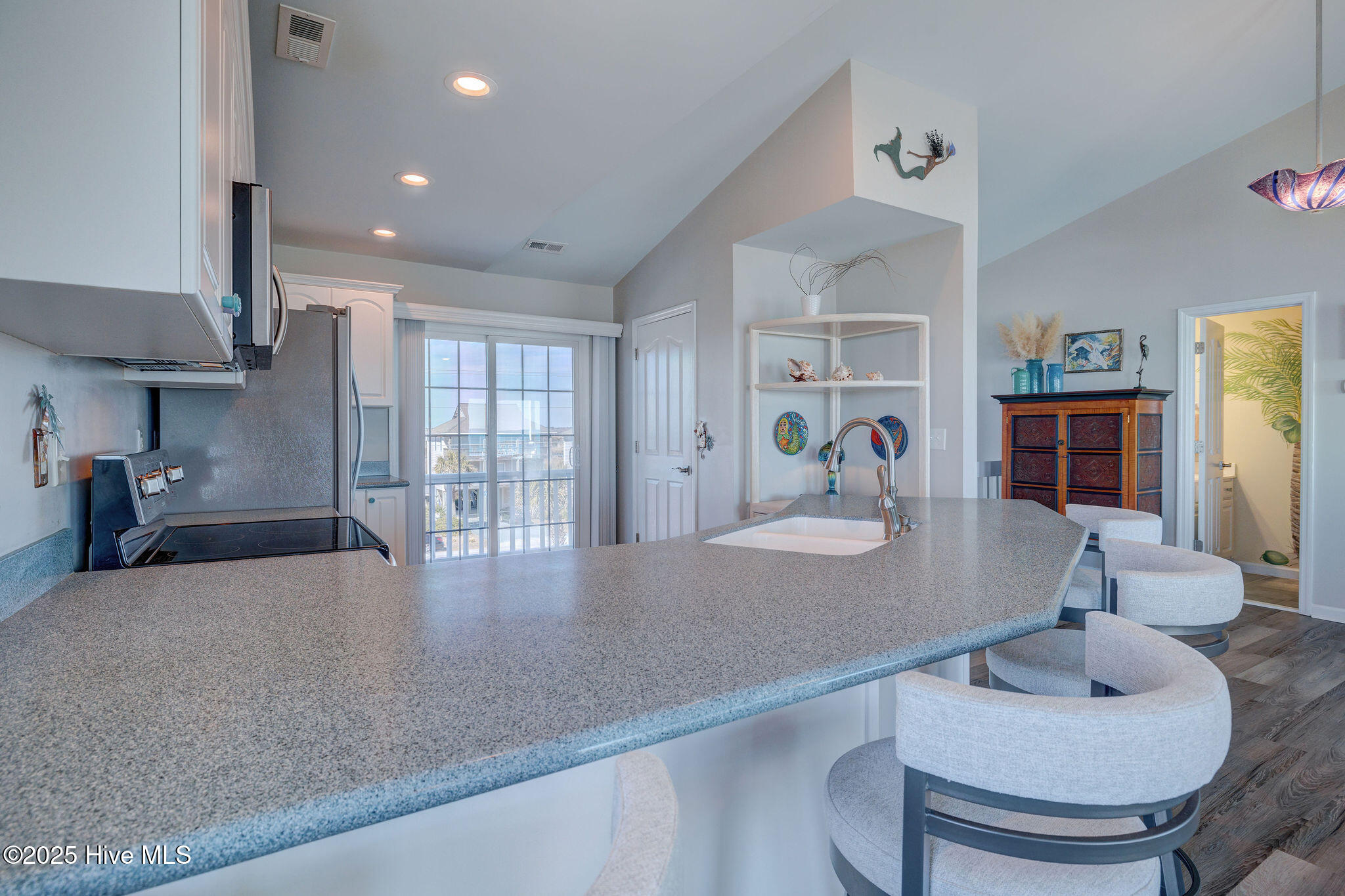 3764 Island Drive Property Photo 13