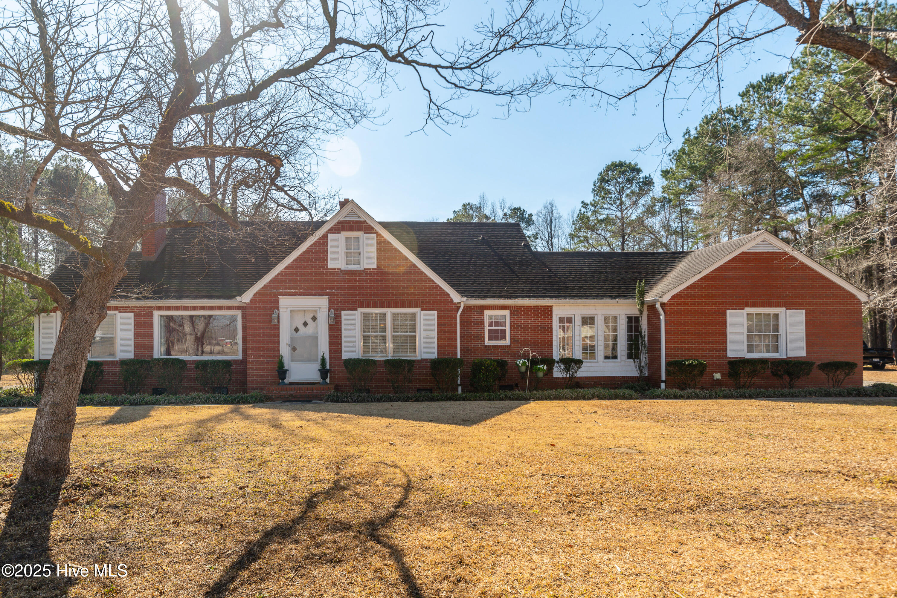 634 Whitehall Road Property Photo