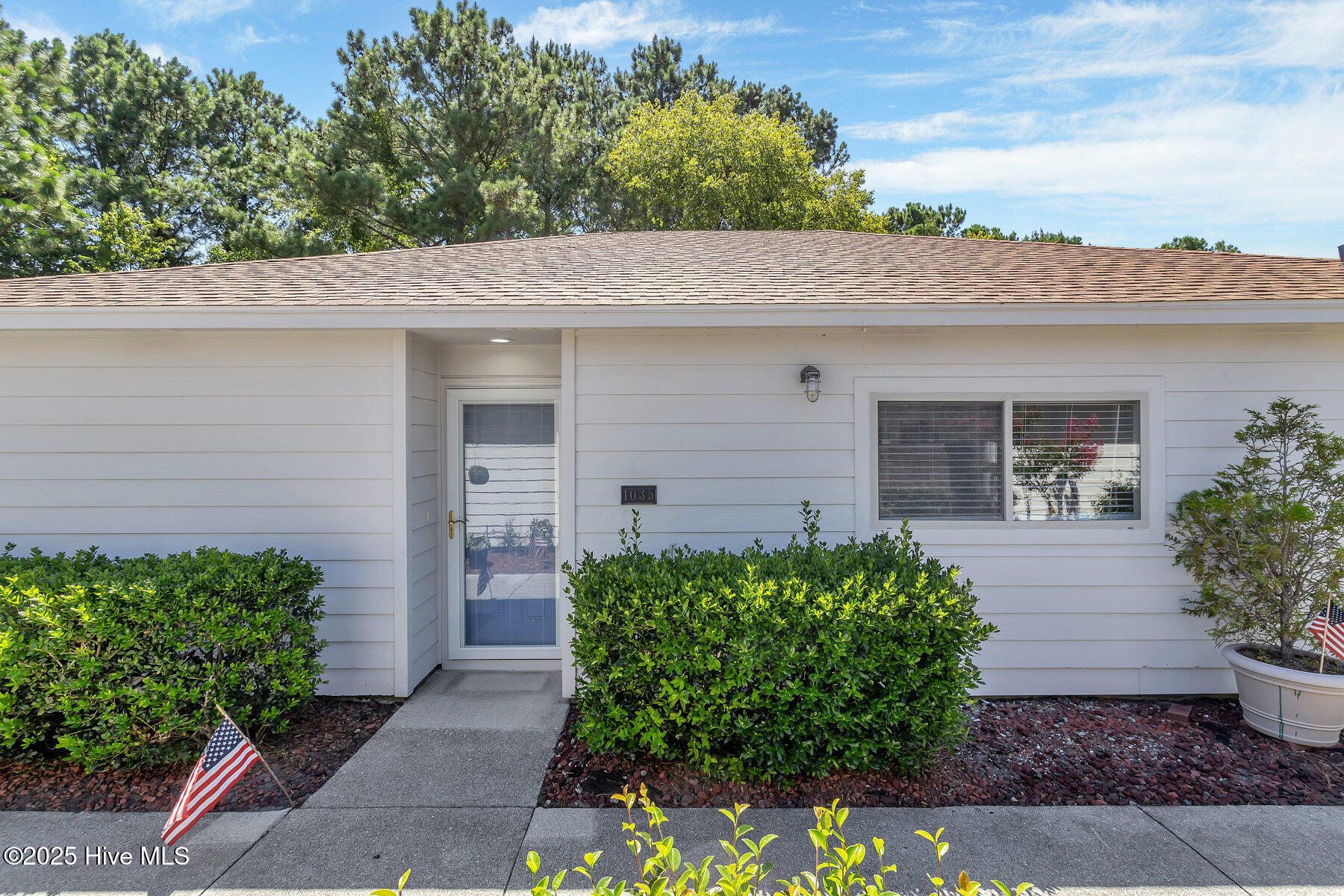 1035 Summerlin Falls Court Property Photo