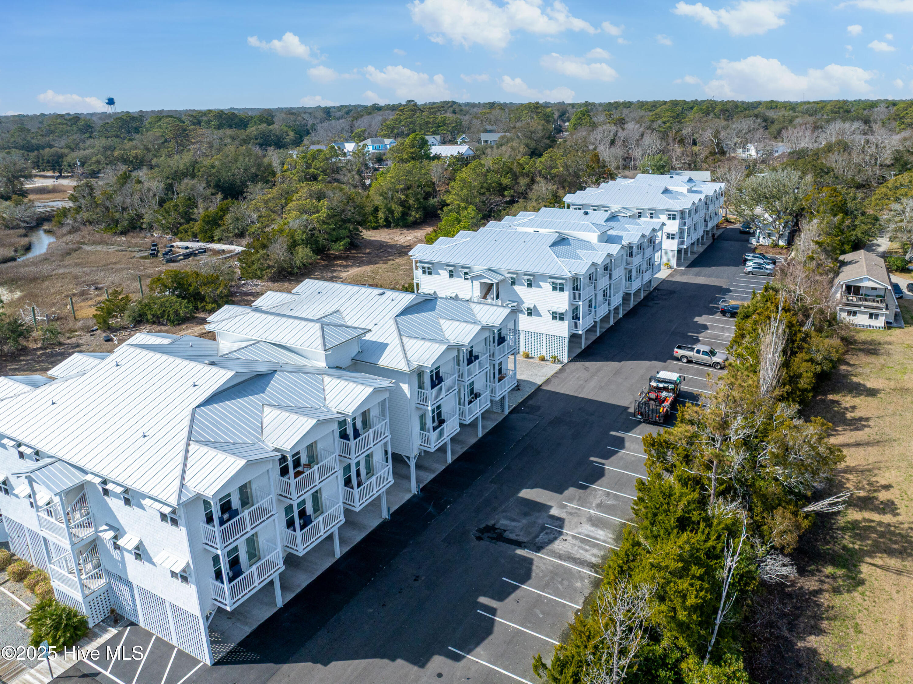 702 E Moore Street 207 Property Photo 2