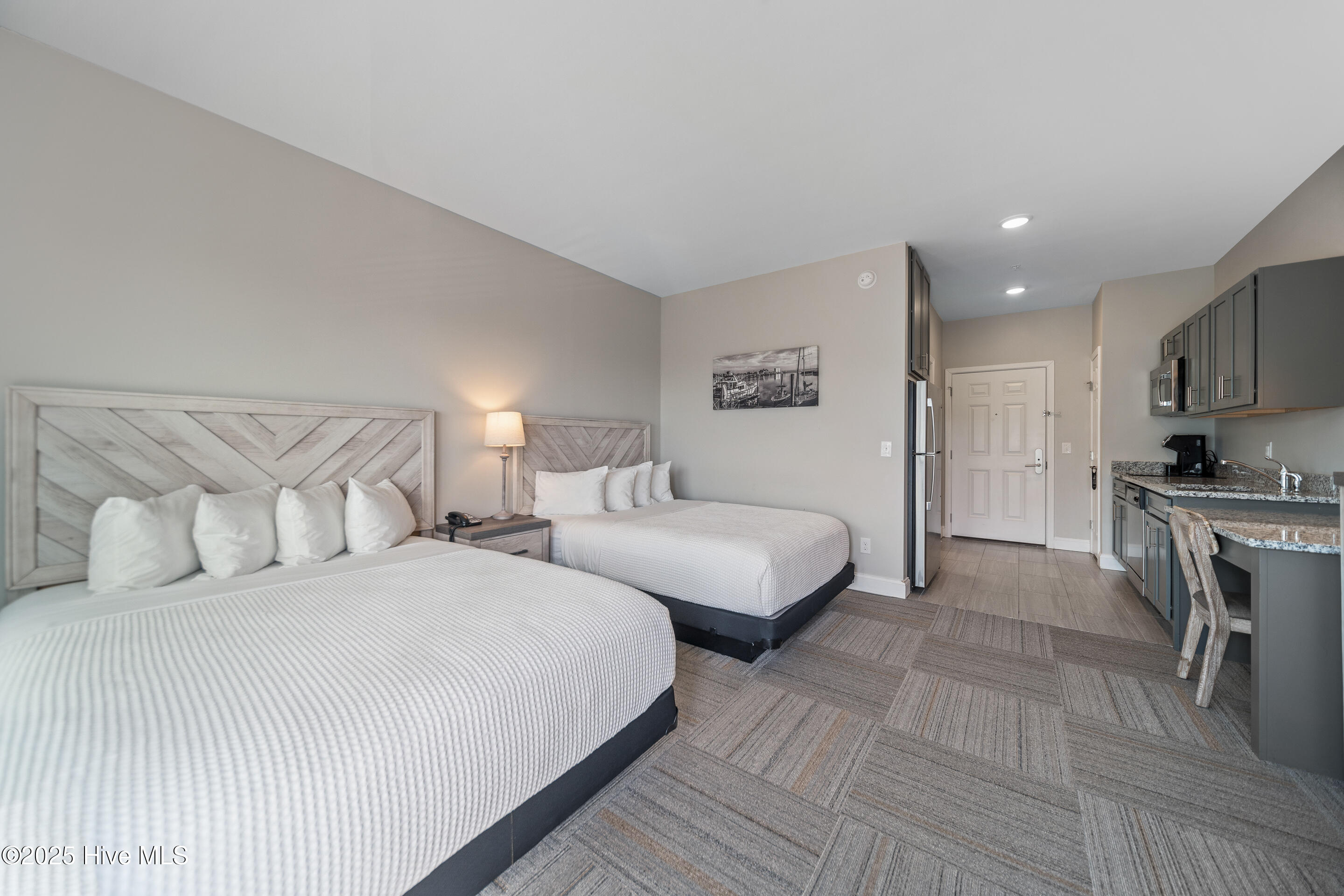 702 E Moore Street 207 Property Photo 7