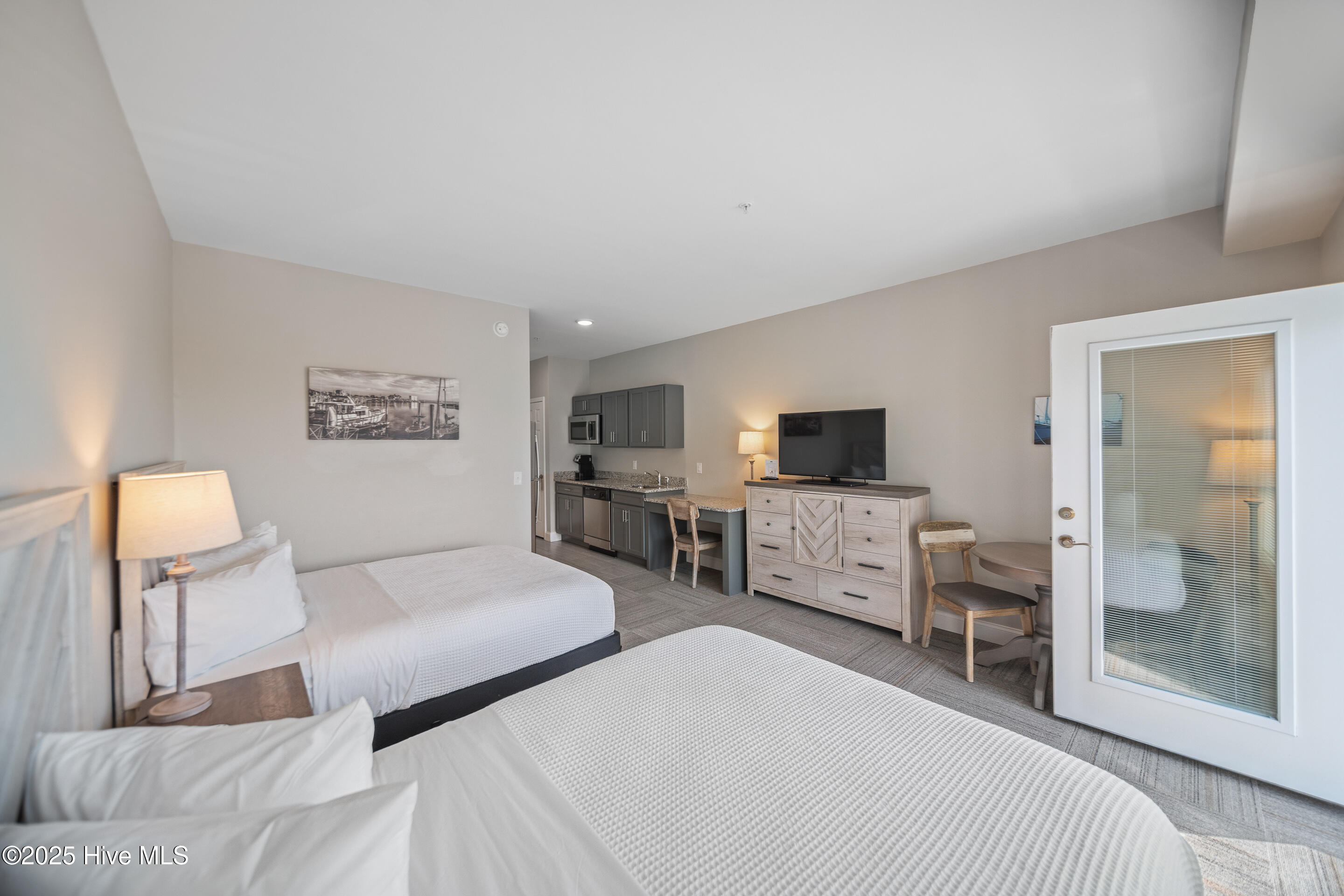 702 E Moore Street 207 Property Photo 8