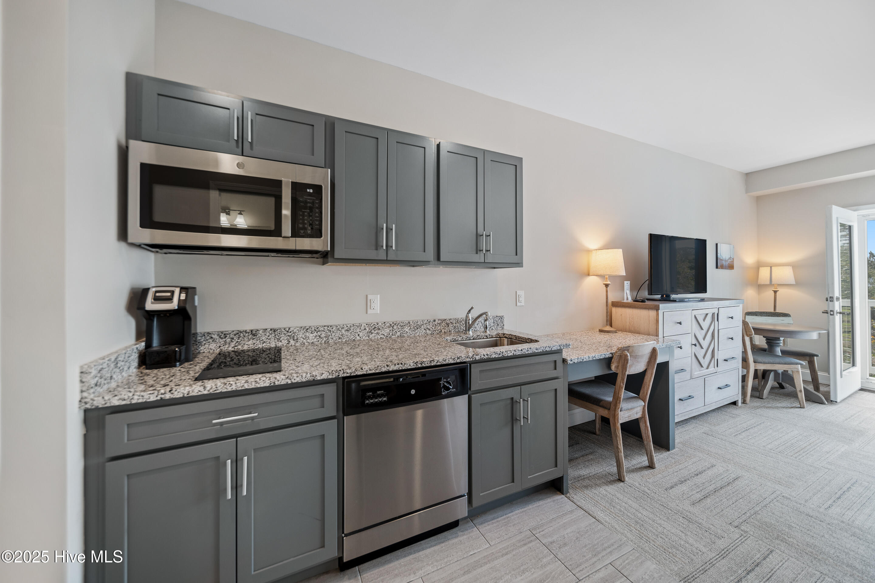 702 E Moore Street 207 Property Photo 14