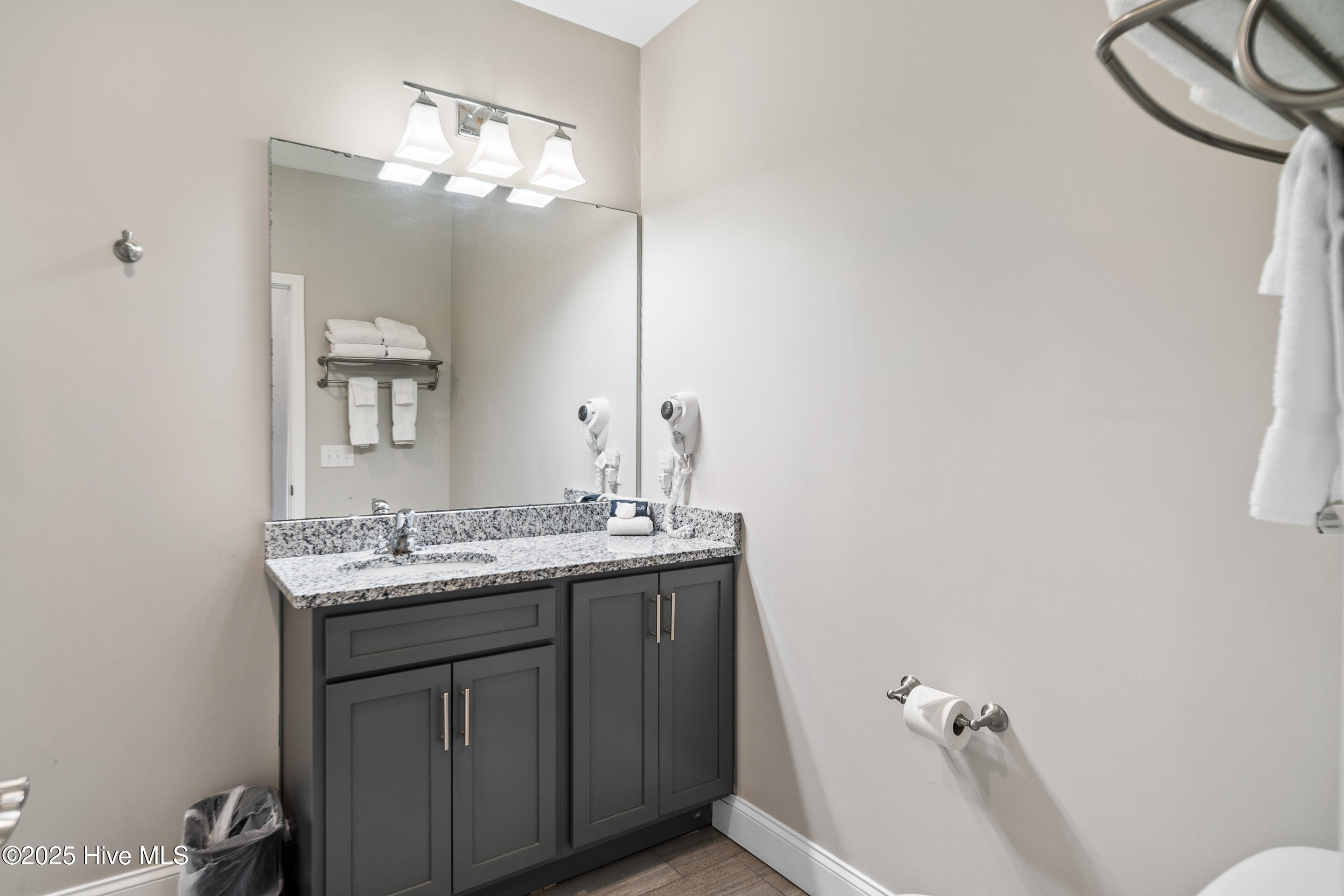 702 E Moore Street 207 Property Photo 16
