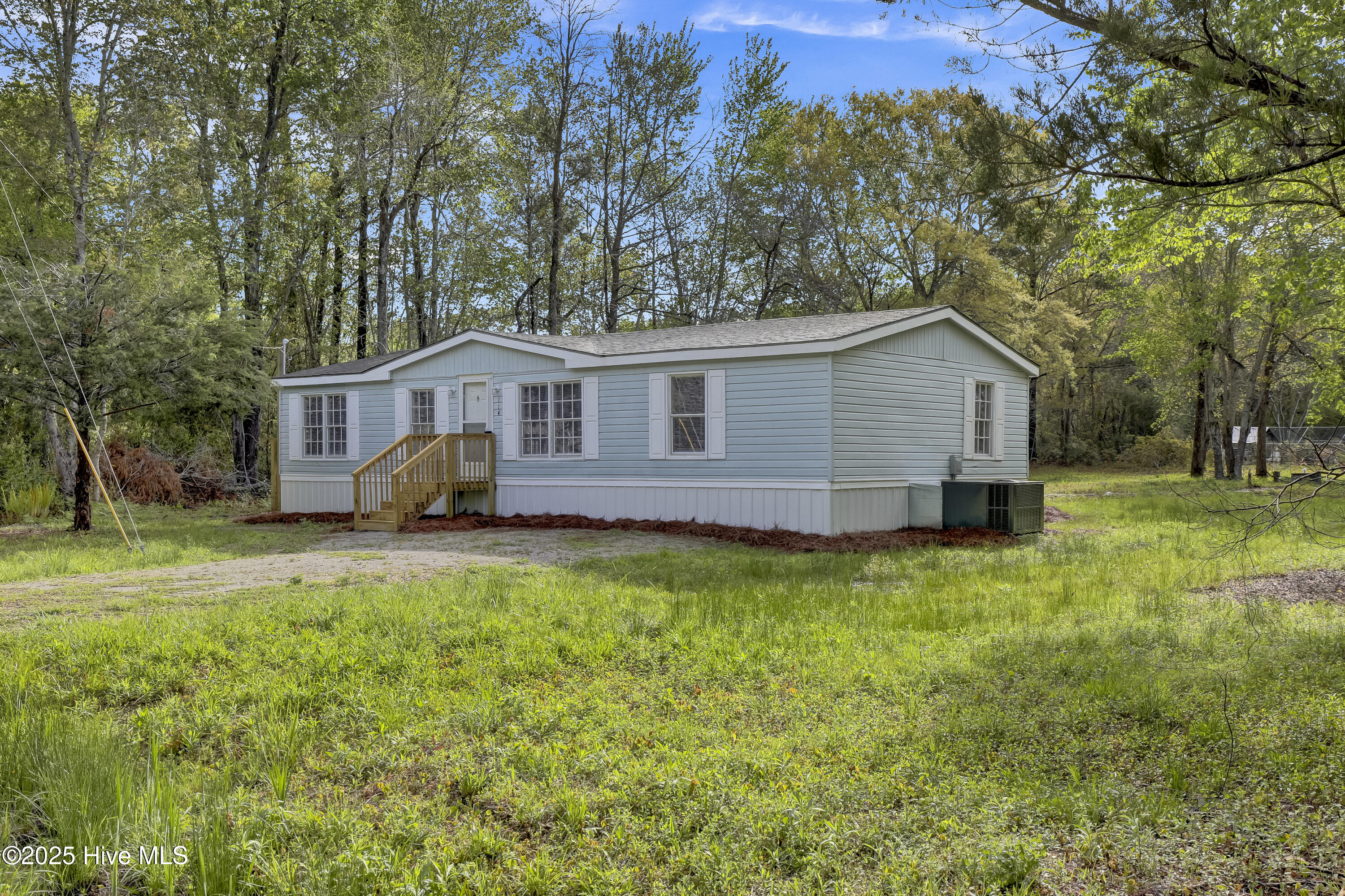 114 Deer Road Property Photo 1