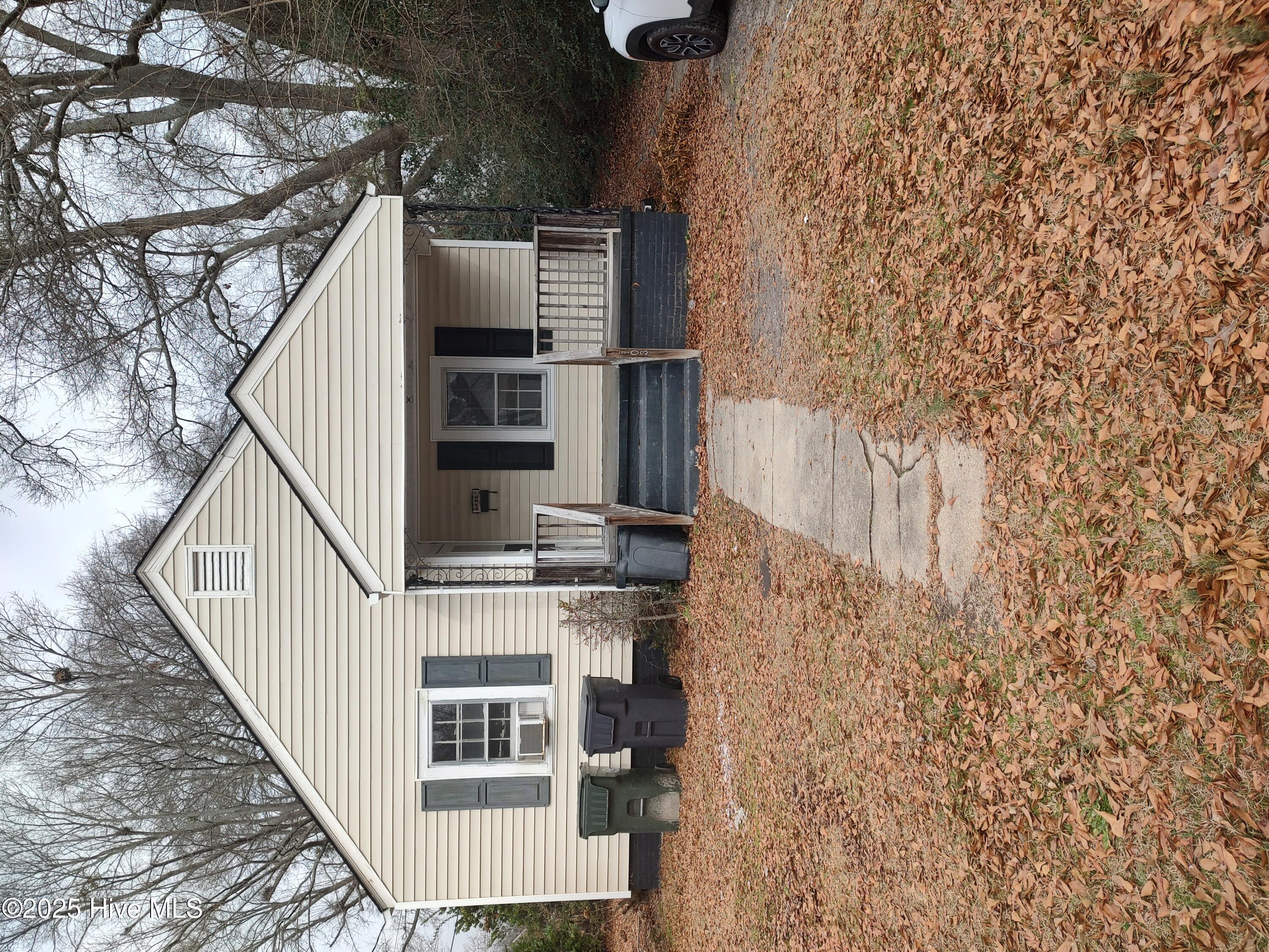 1103 E Edgerton Street Property Photo 1