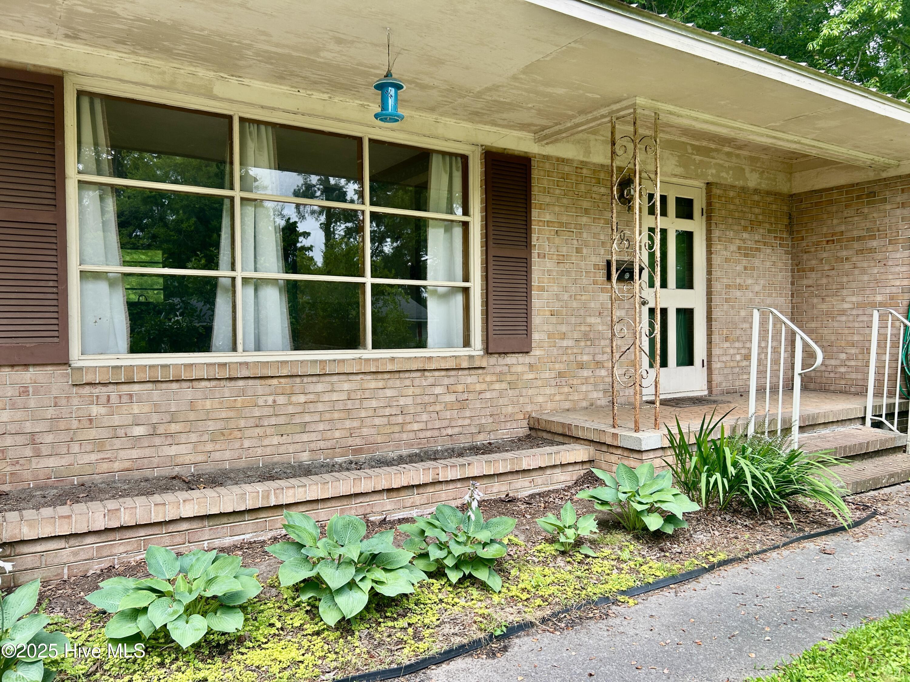 100 Brownlow Avenue Property Photo