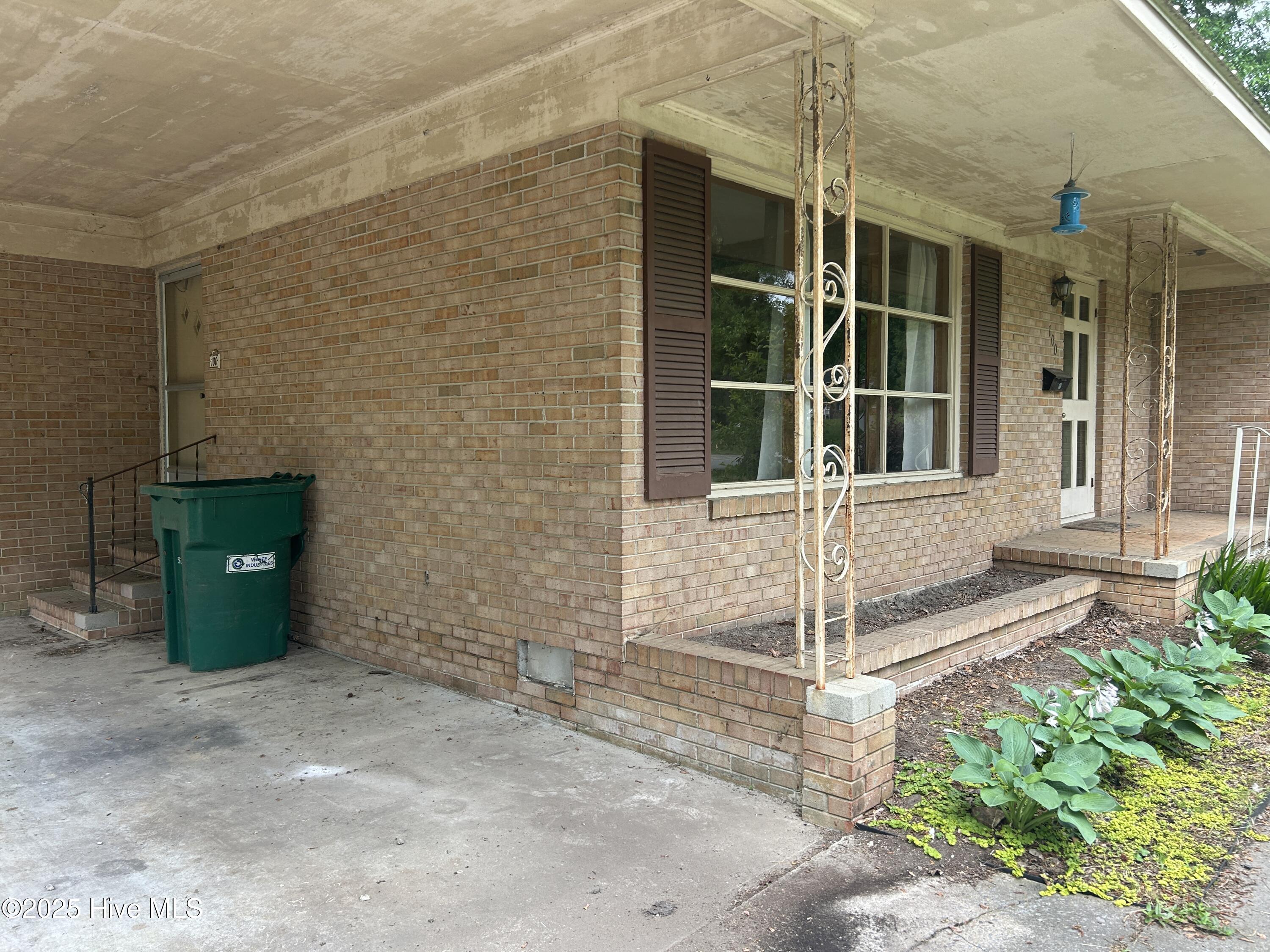100 Brownlow Avenue Property Photo 3
