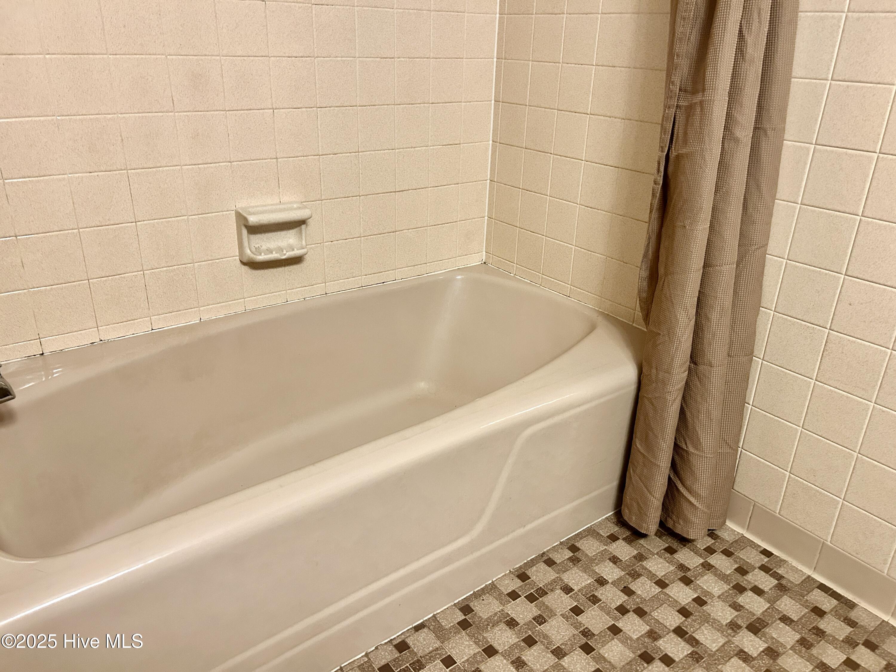 100 Brownlow Avenue Property Photo 14