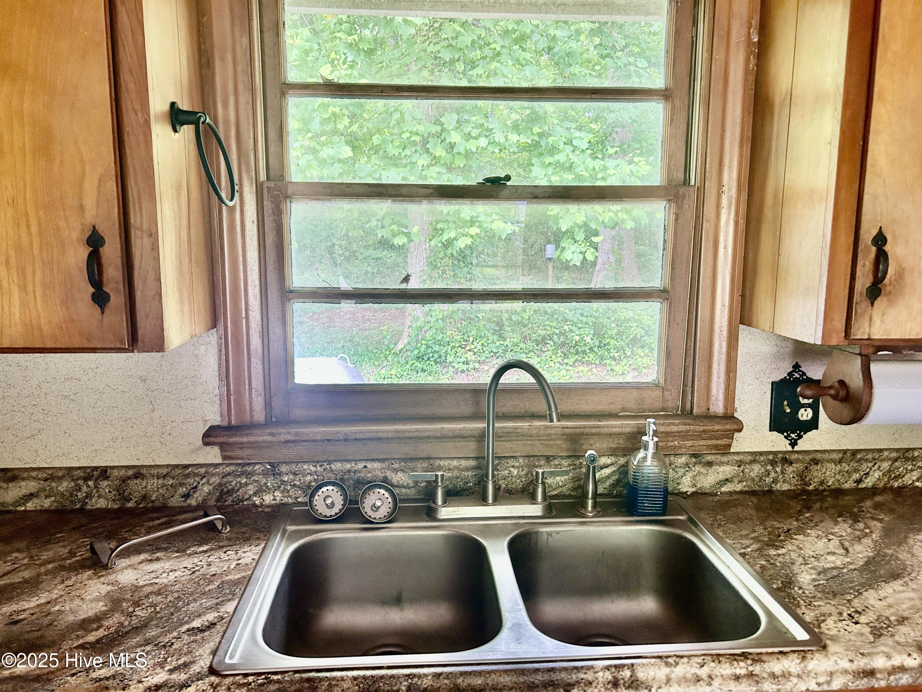100 Brownlow Avenue Property Photo 32