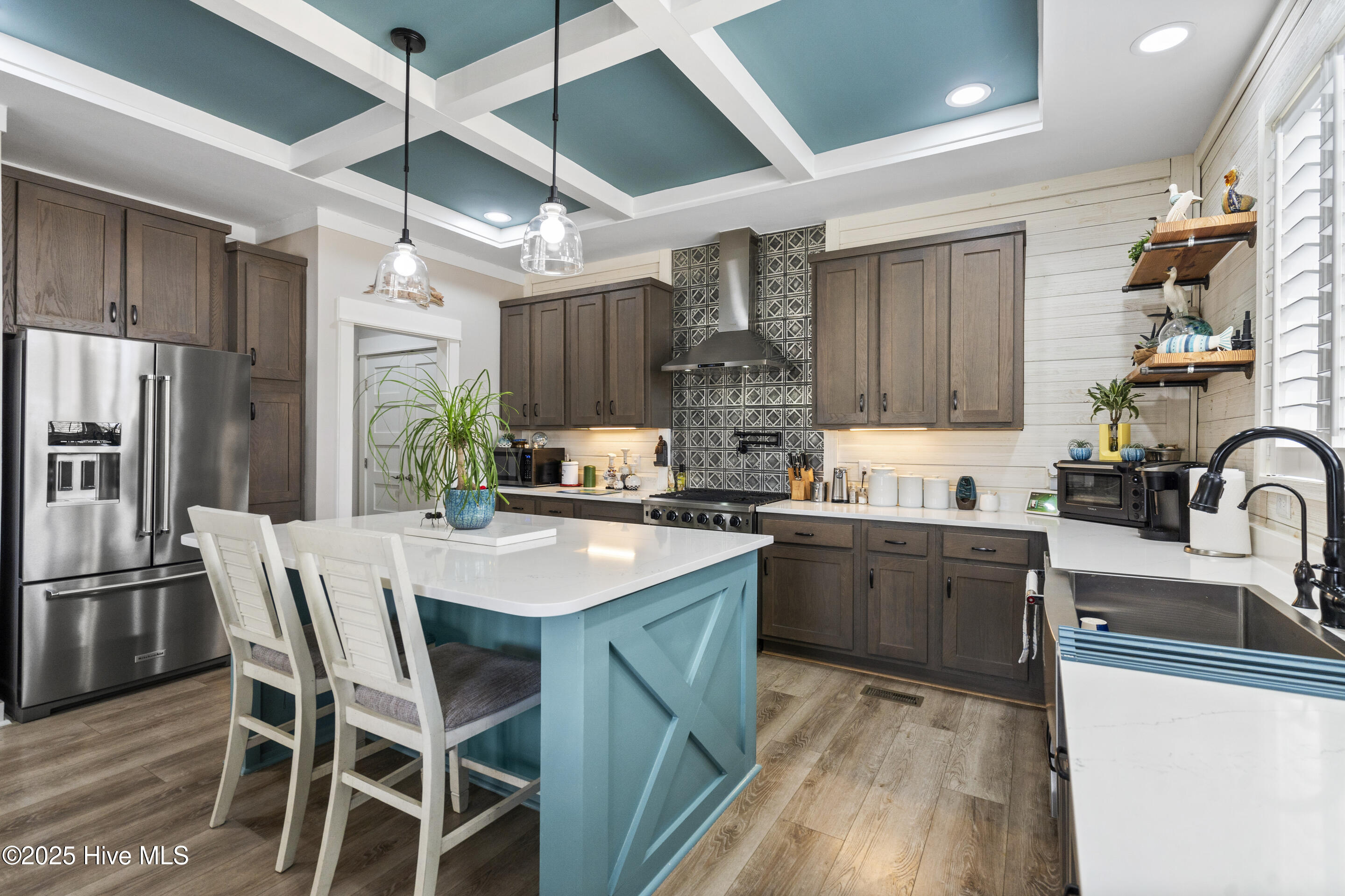 120 Bayshore Drive Property Photo 3
