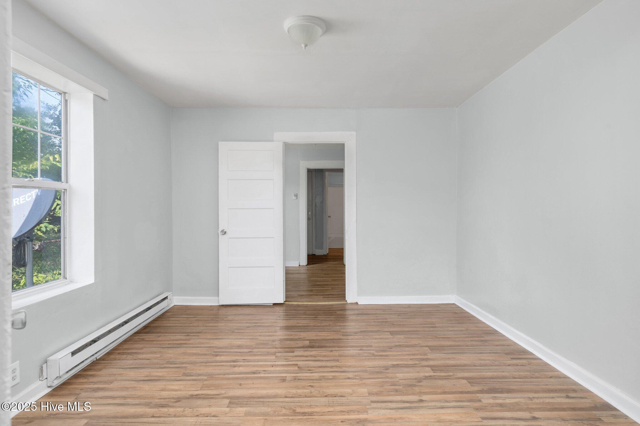 810 E Grand Avenue Property Photo 5