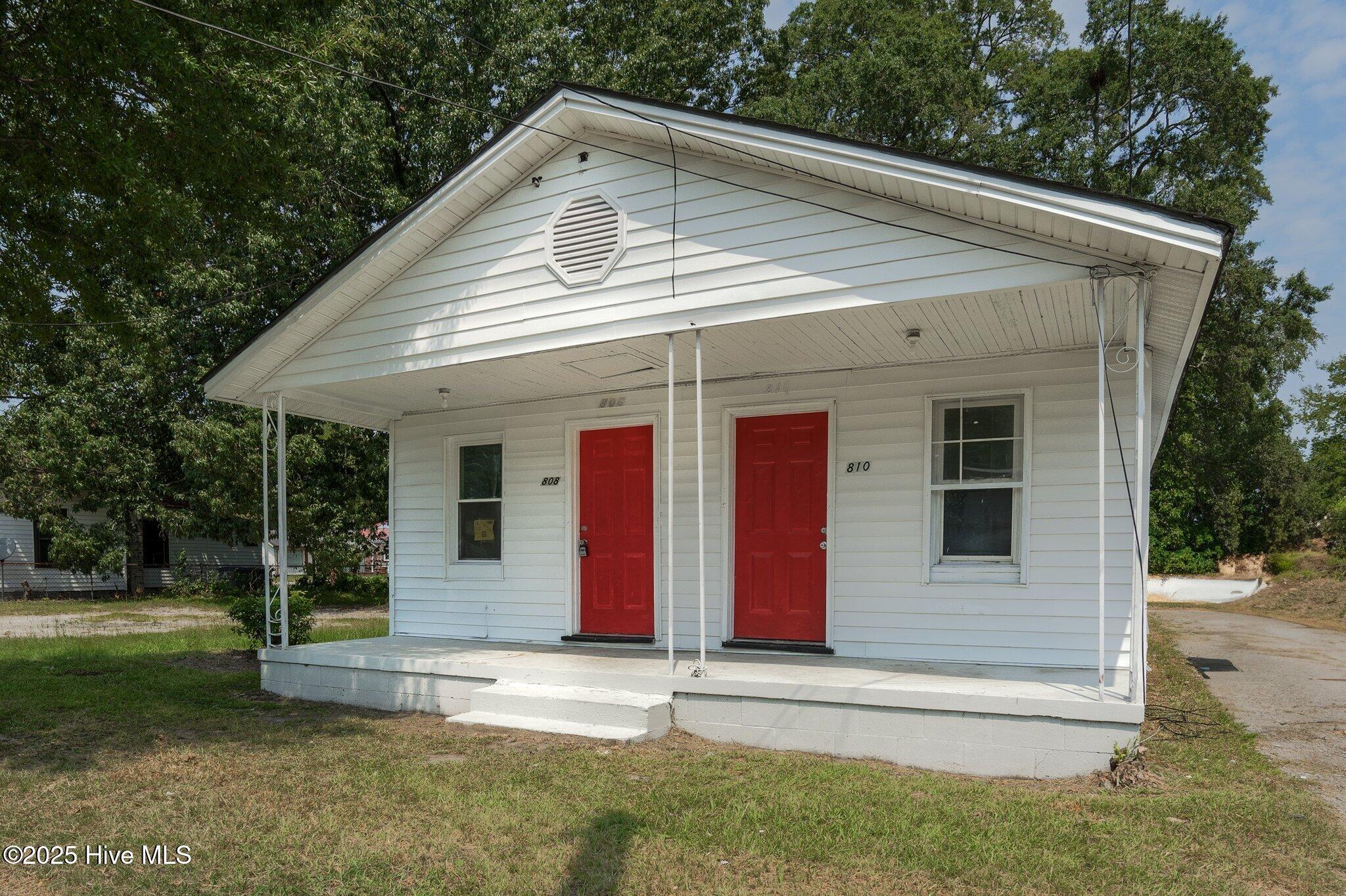 810 E Grand Avenue Property Photo 12