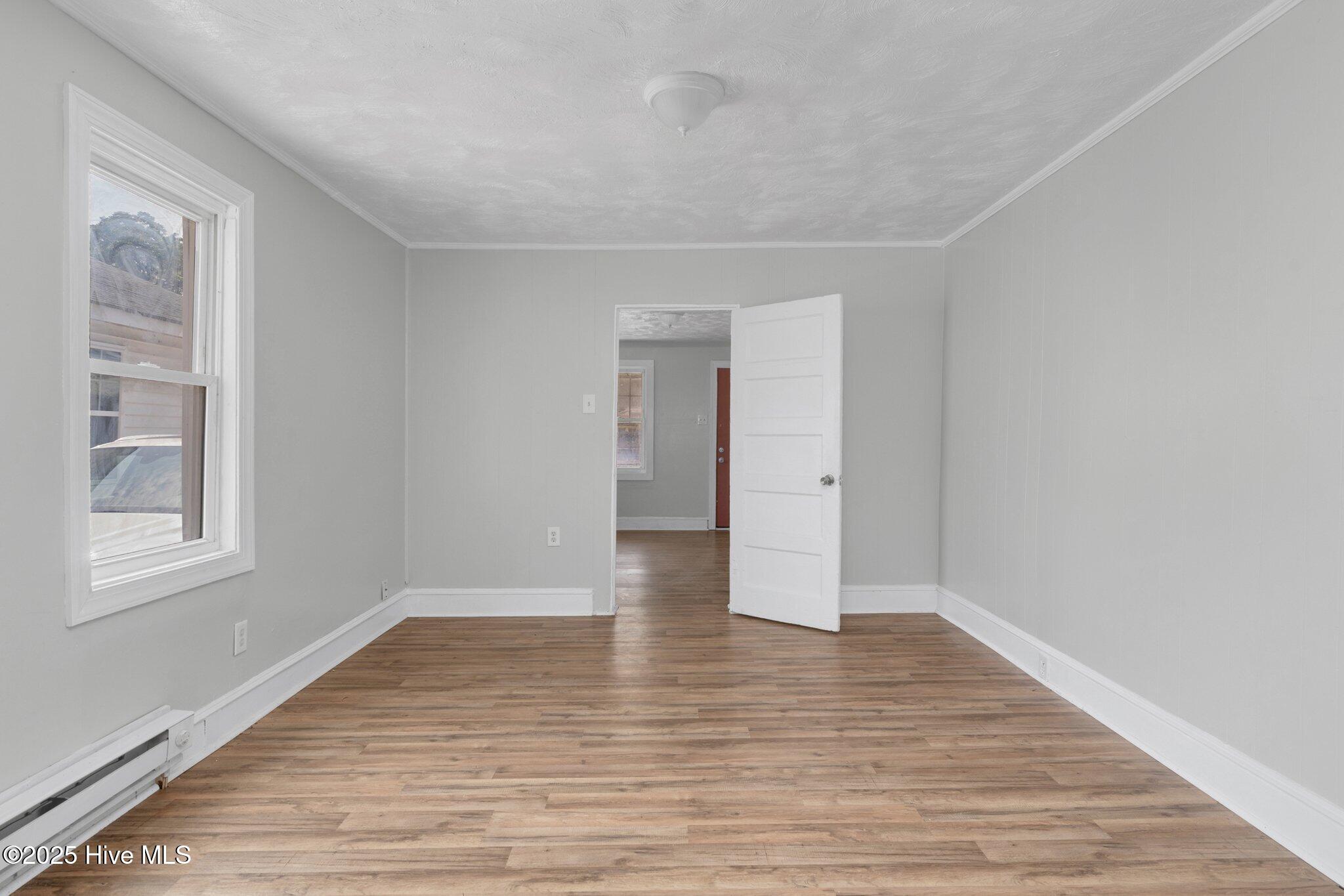 810 E Grand Avenue Property Photo 17
