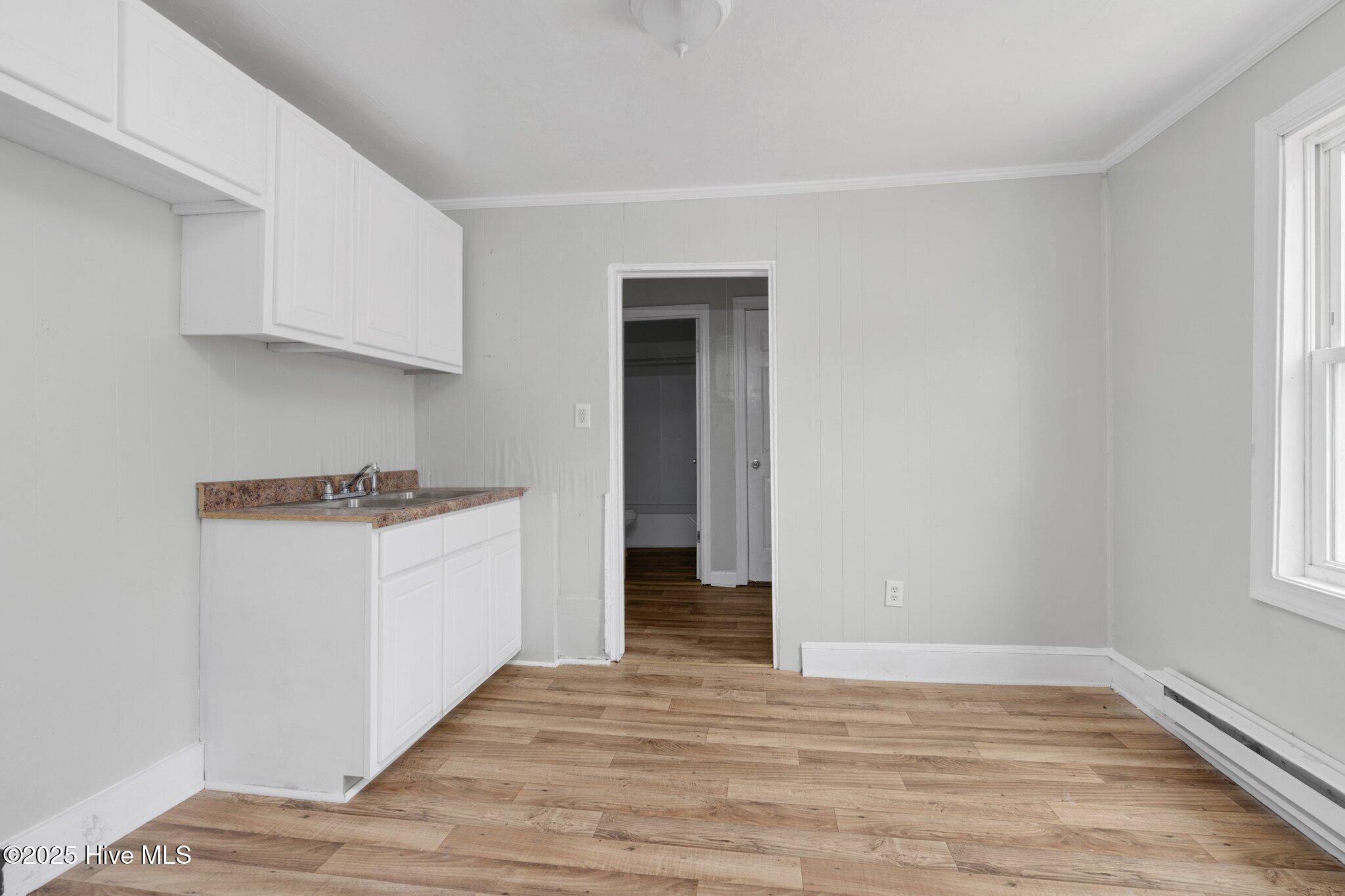 810 E Grand Avenue Property Photo 18