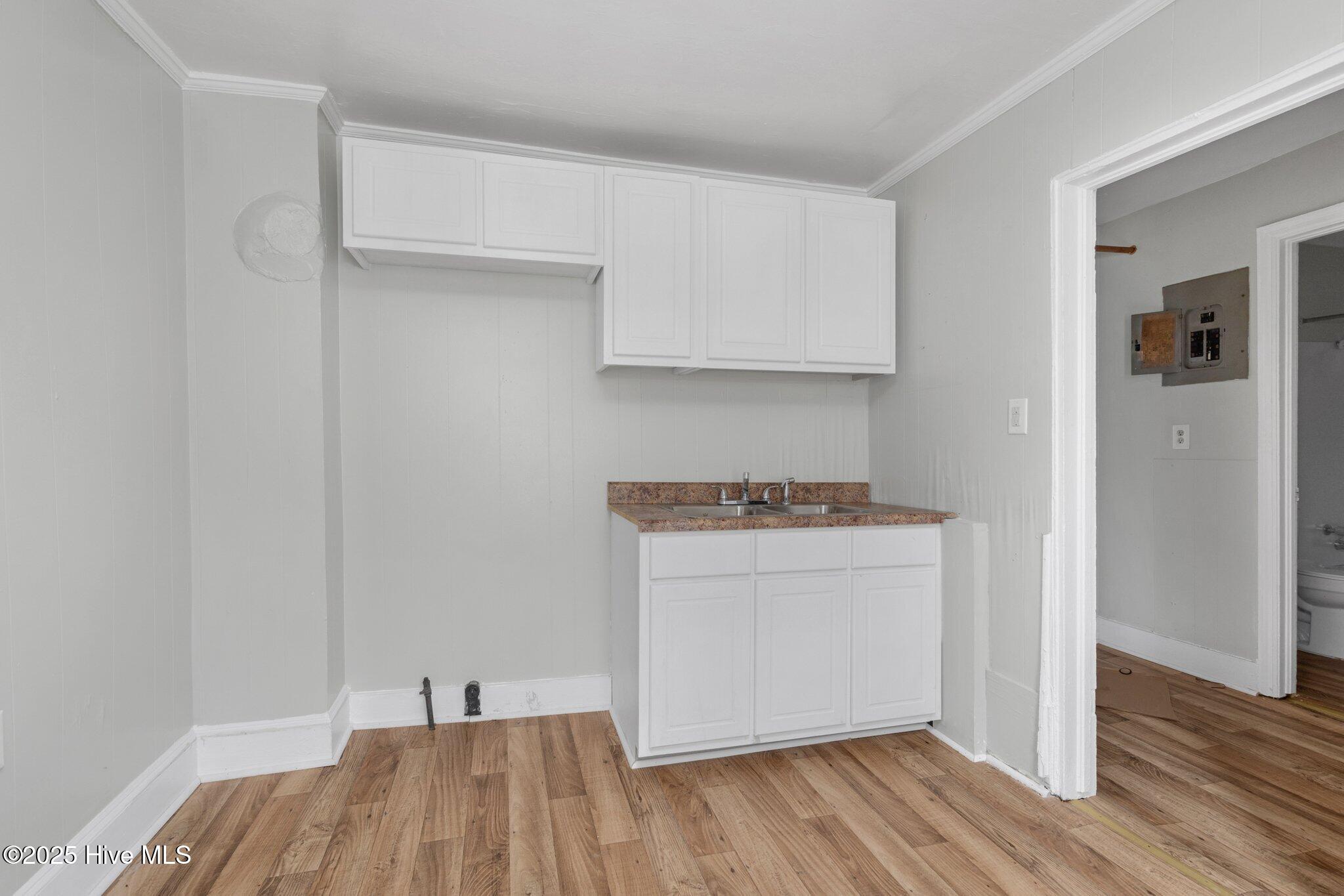810 E Grand Avenue Property Photo 19