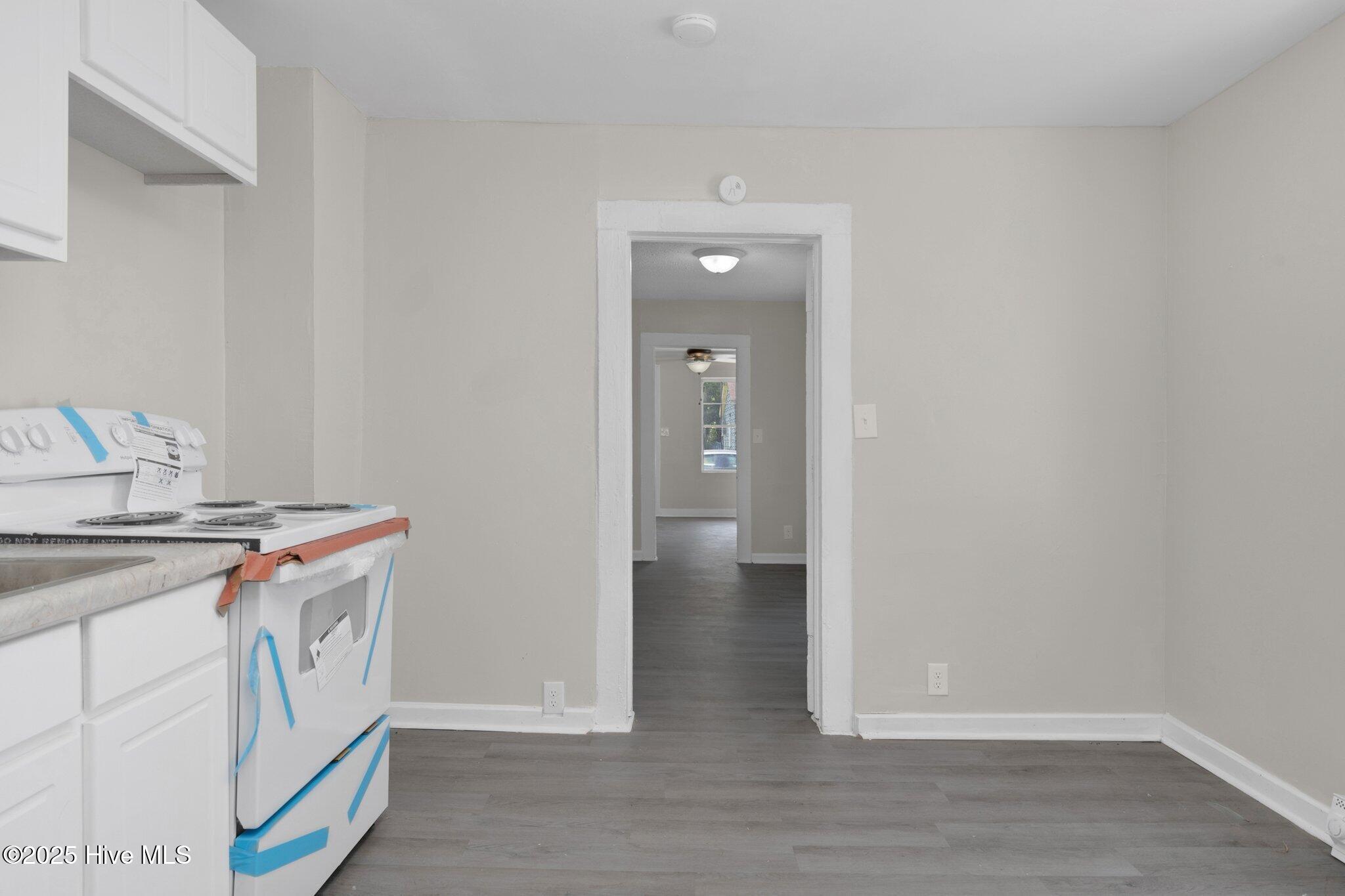812 E Grand Avenue Property Photo 9