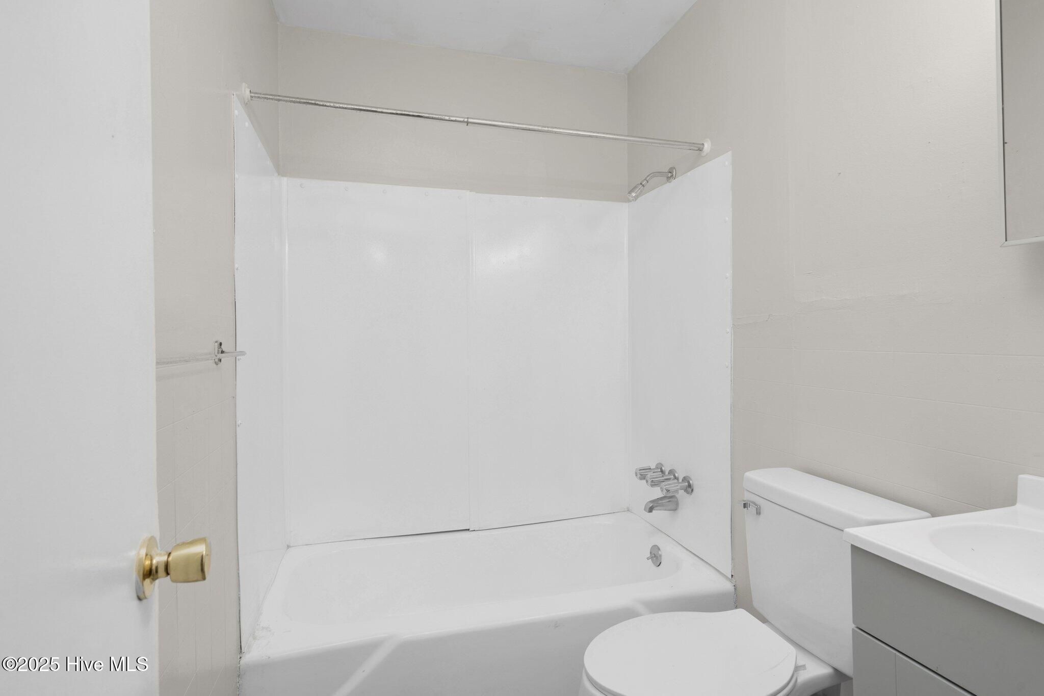 812 E Grand Avenue Property Photo 11