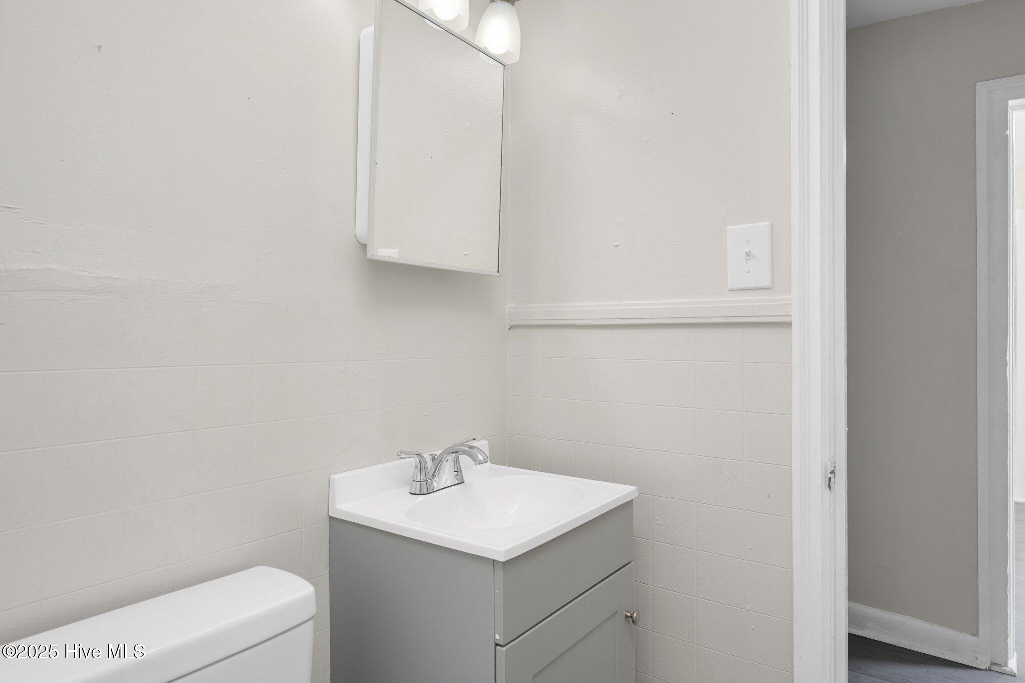 812 E Grand Avenue Property Photo 12