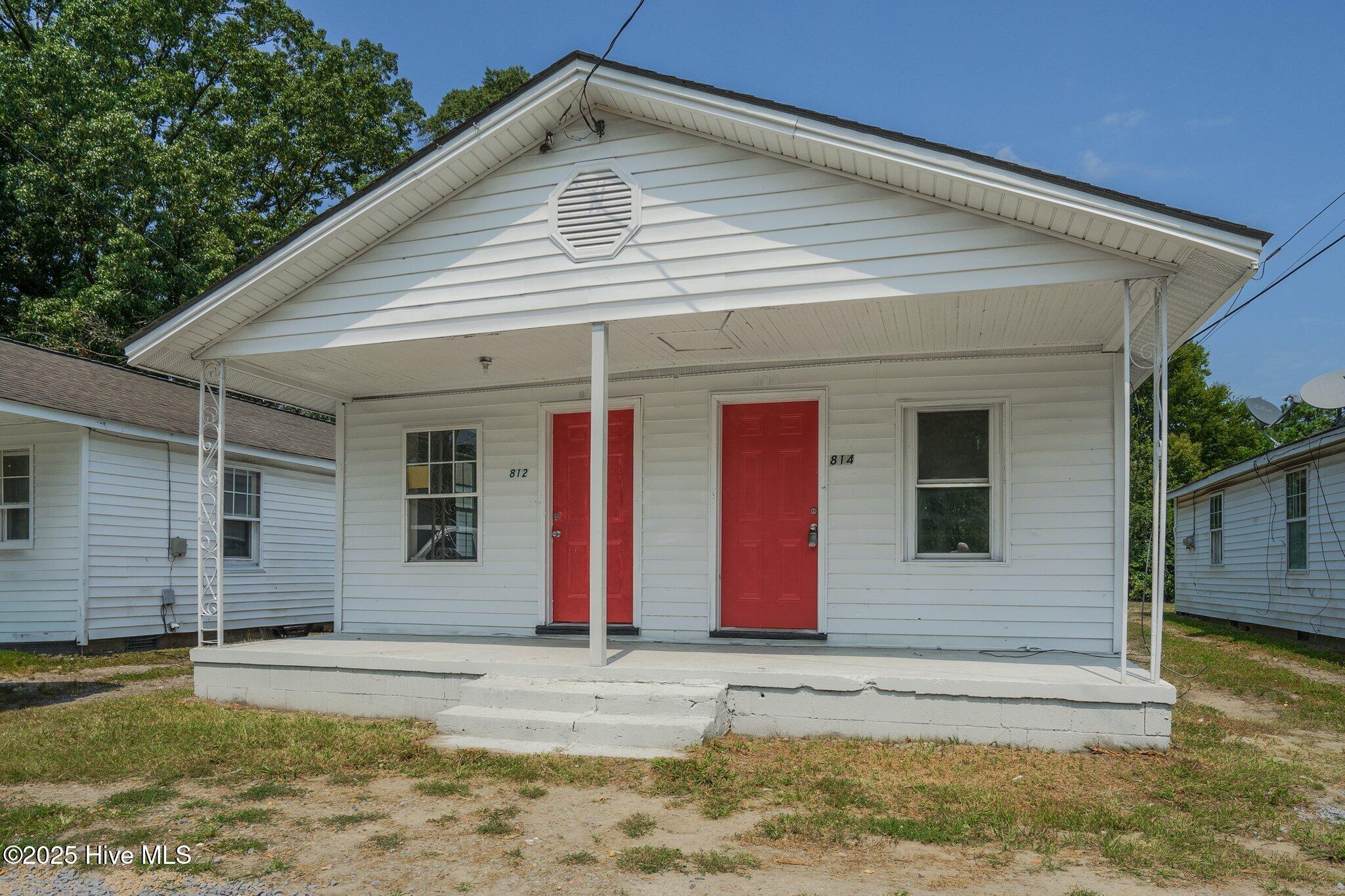 812 E Grand Avenue Property Photo 13