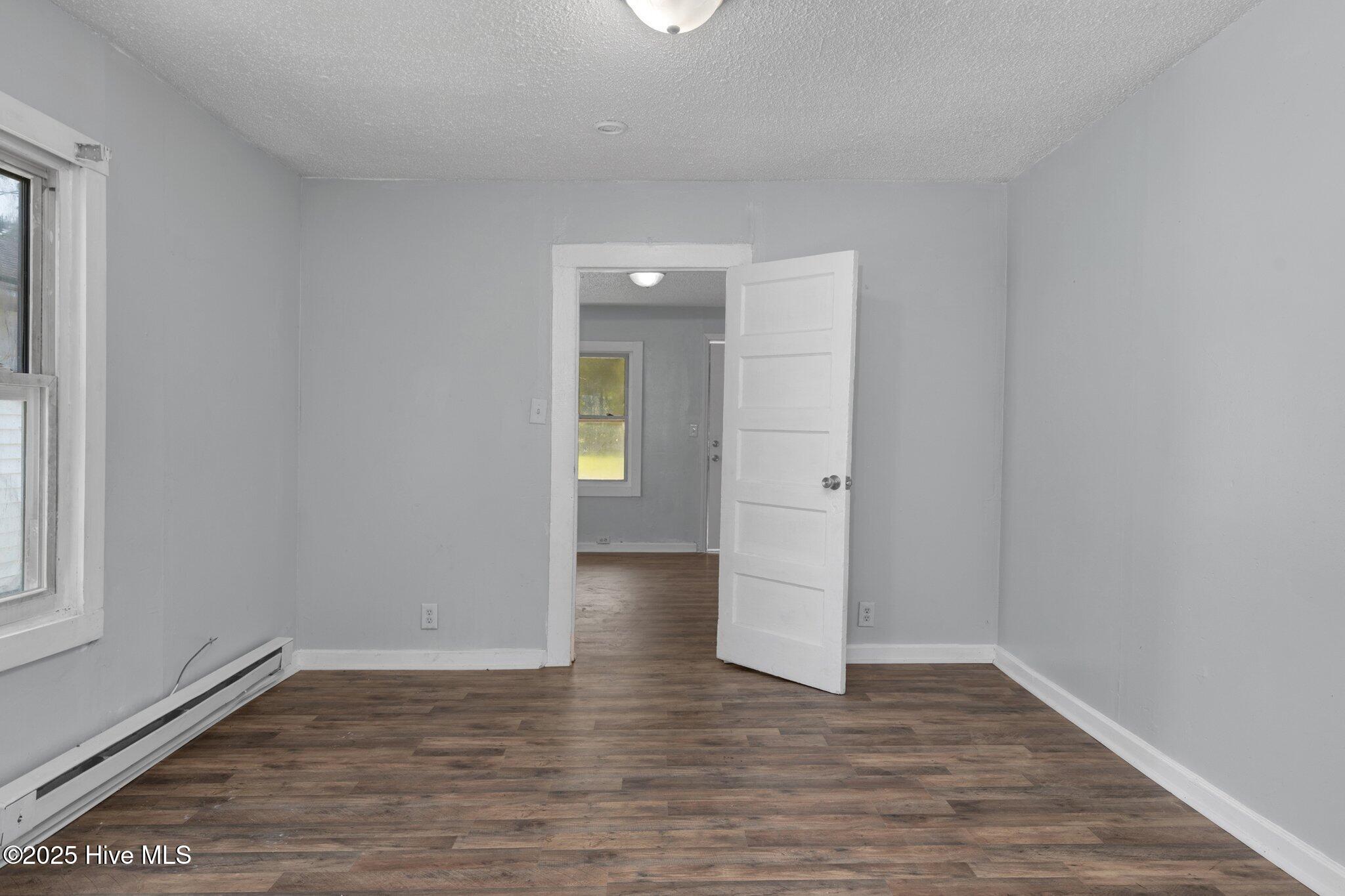812 E Grand Avenue Property Photo 19