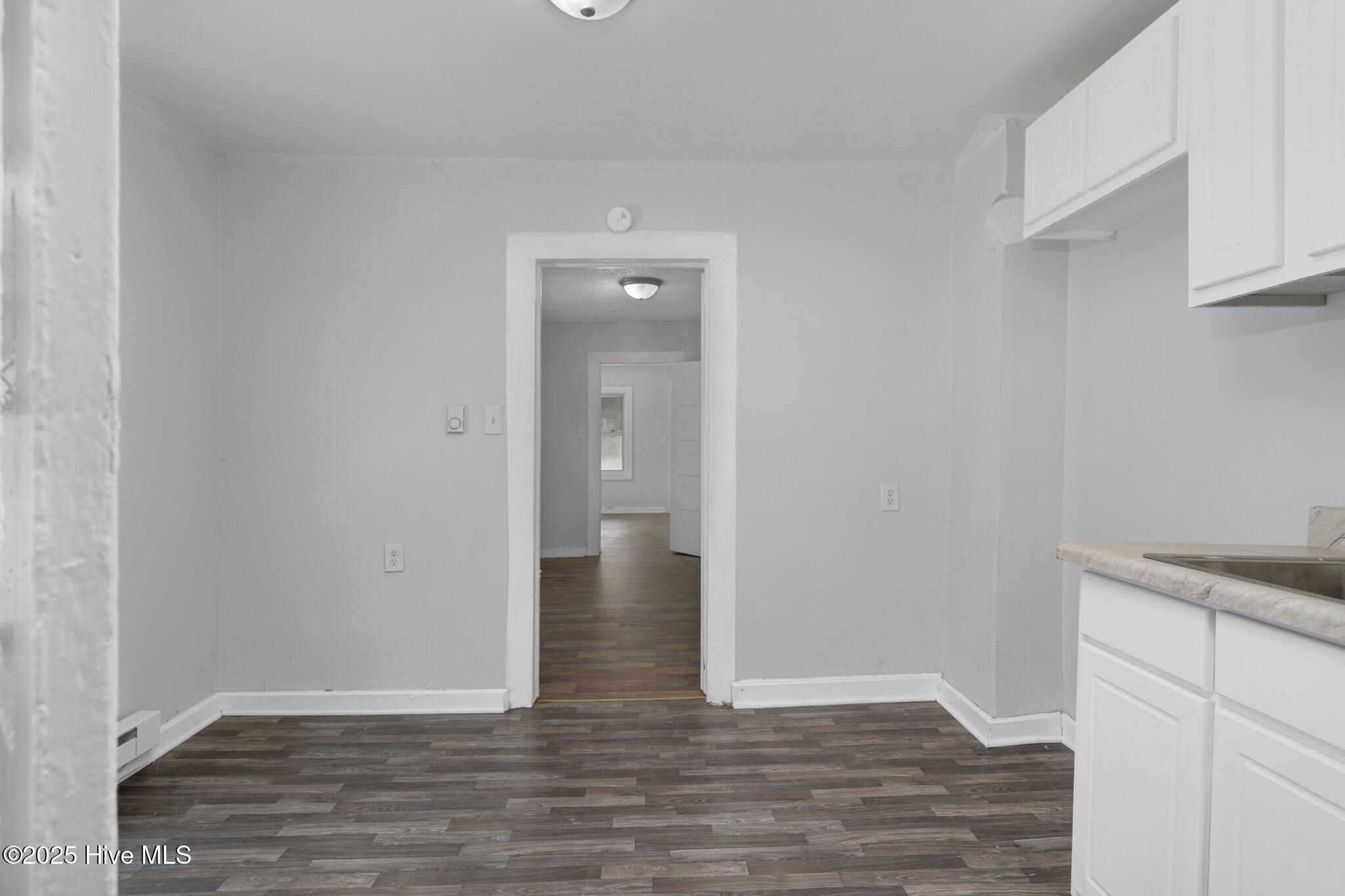 812 E Grand Avenue Property Photo 22