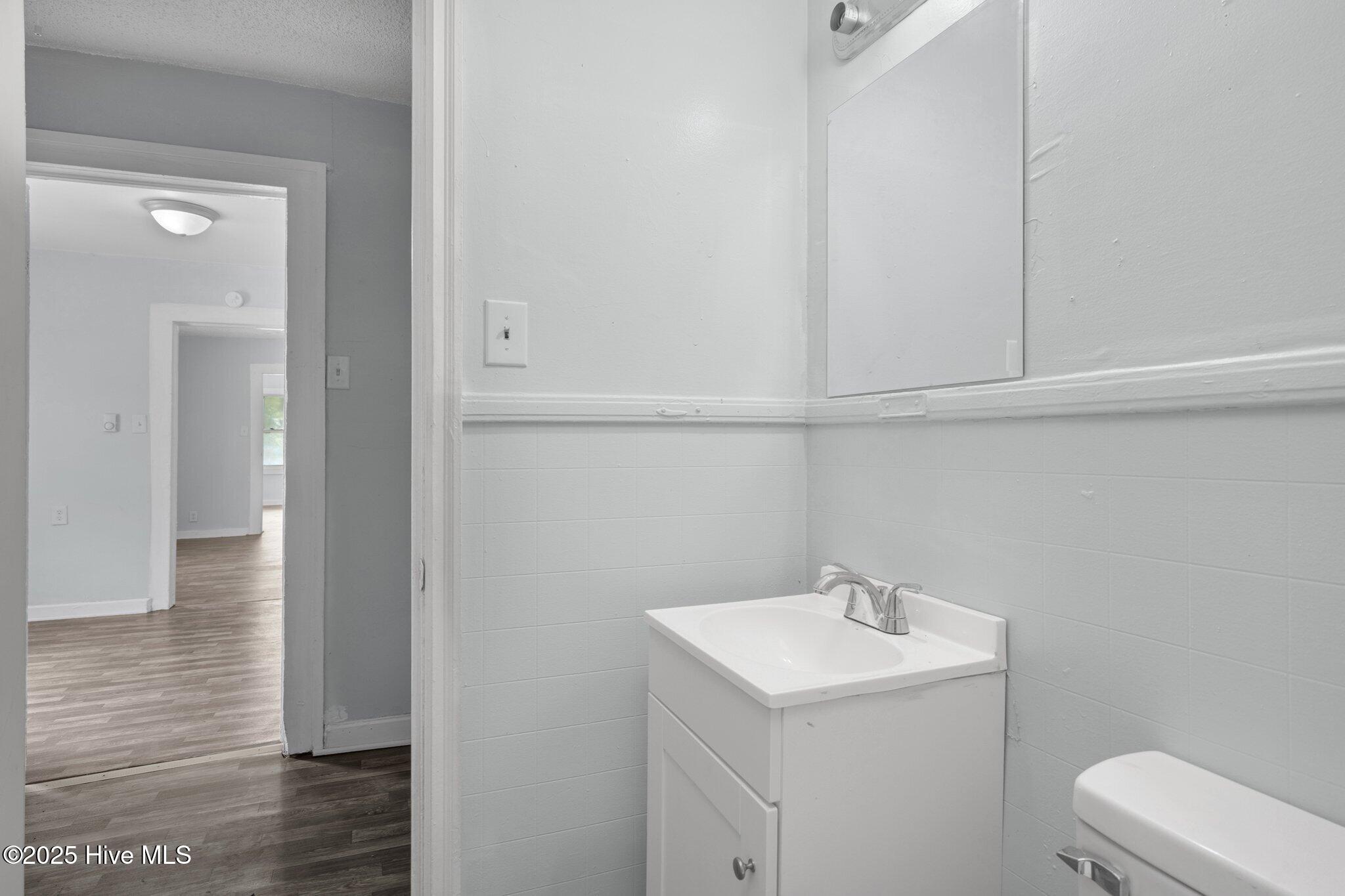 812 E Grand Avenue Property Photo 25