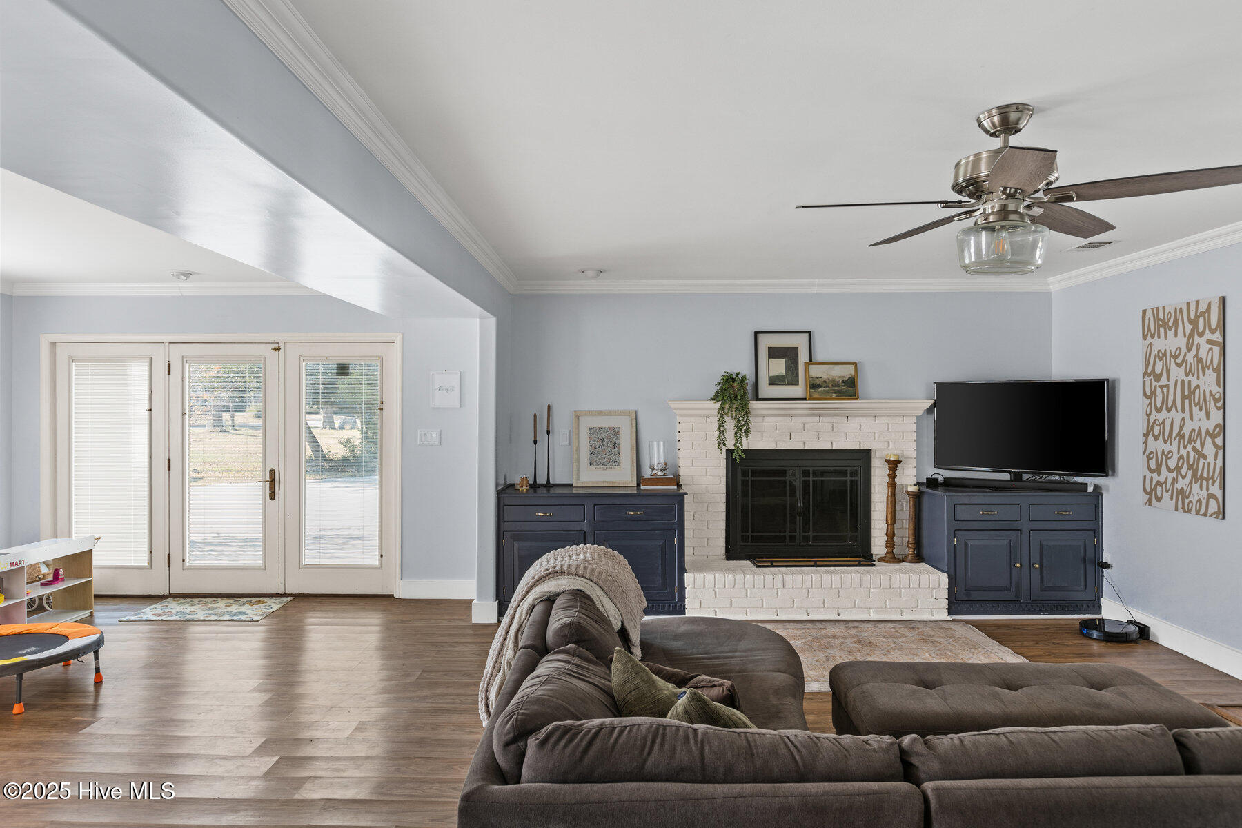 429 Bayshore Drive Property Photo 4