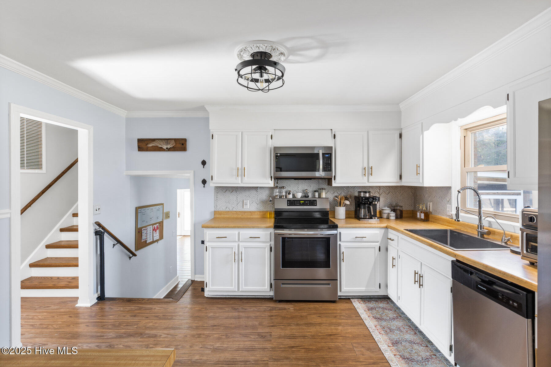429 Bayshore Drive Property Photo 14