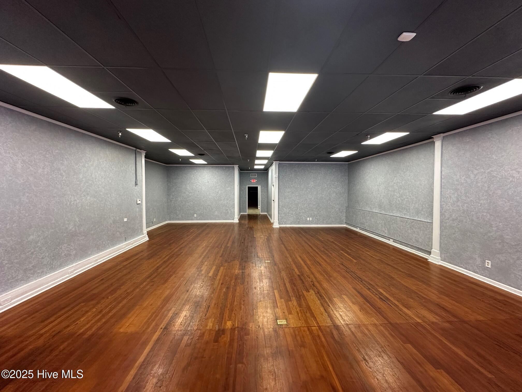 207 E Walnut Street Property Photo 3