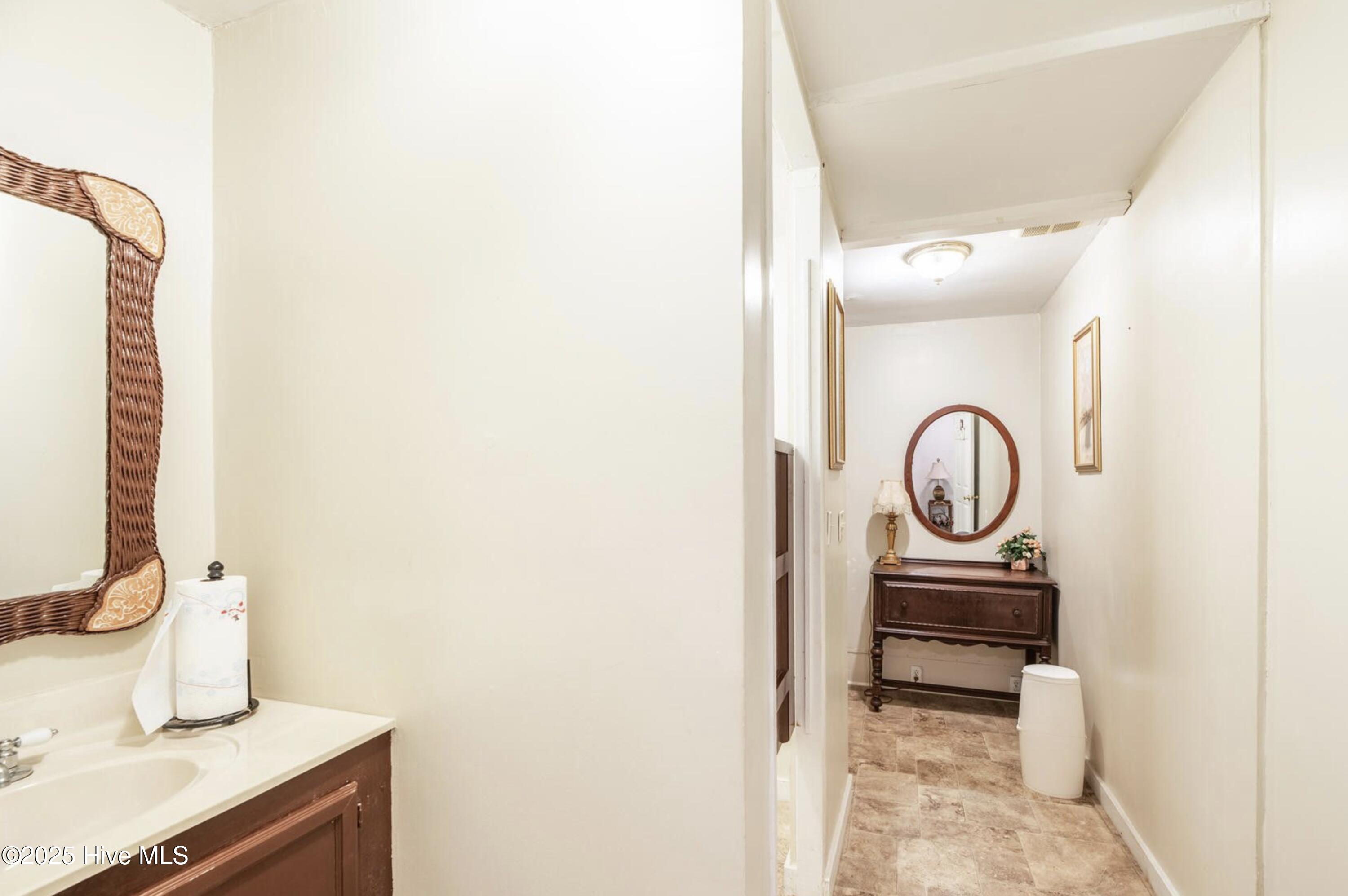 8140 N 258 Highway Property Photo 17