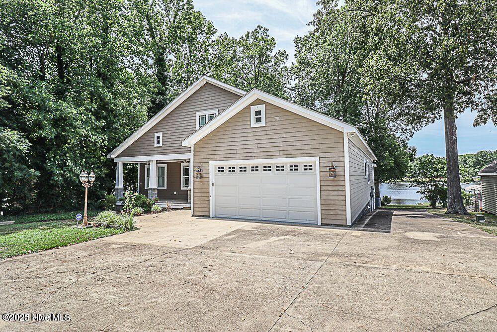6383 Pointe Lane Property Photo