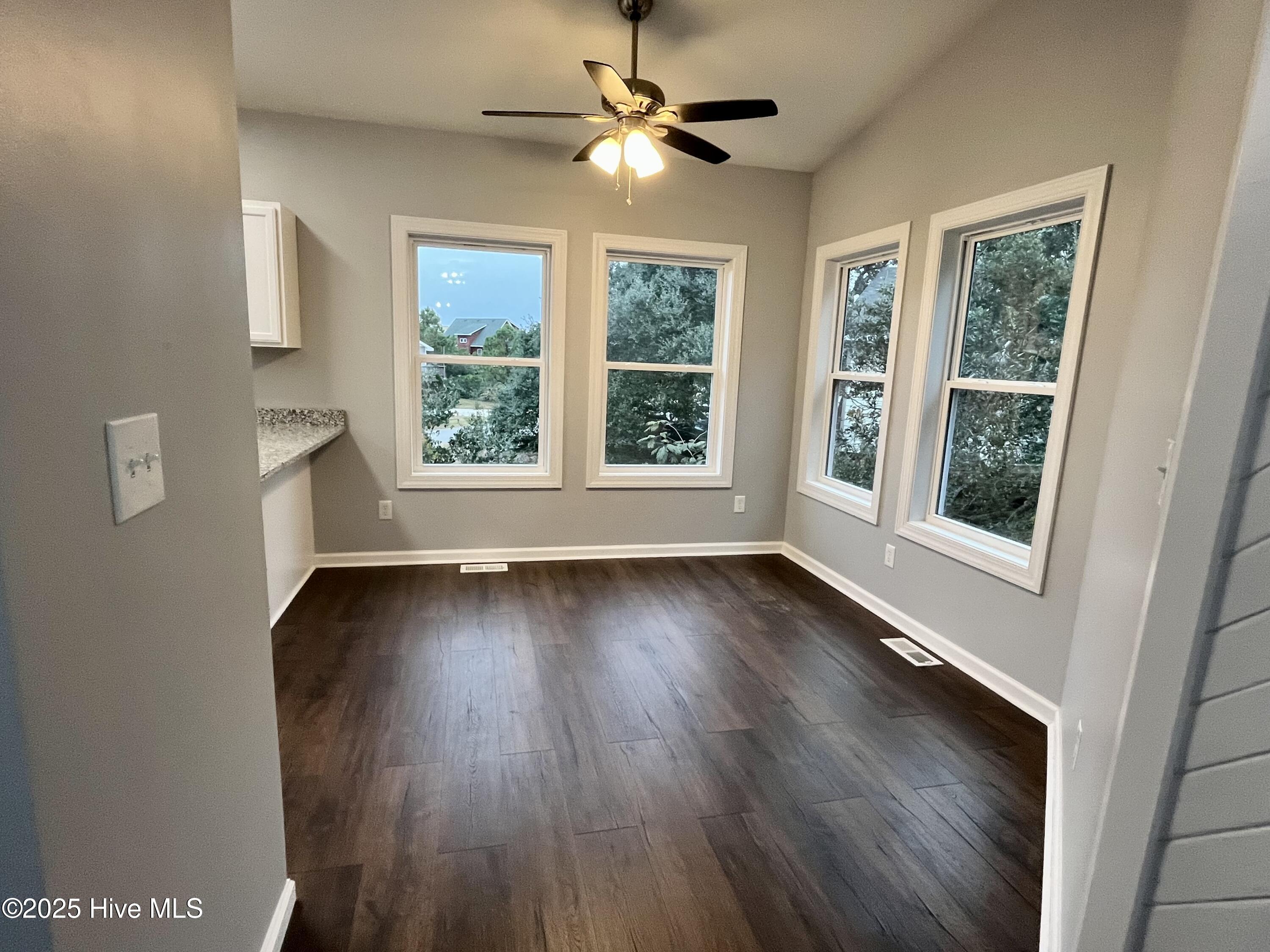 415 W Chowan Street Property Photo 7