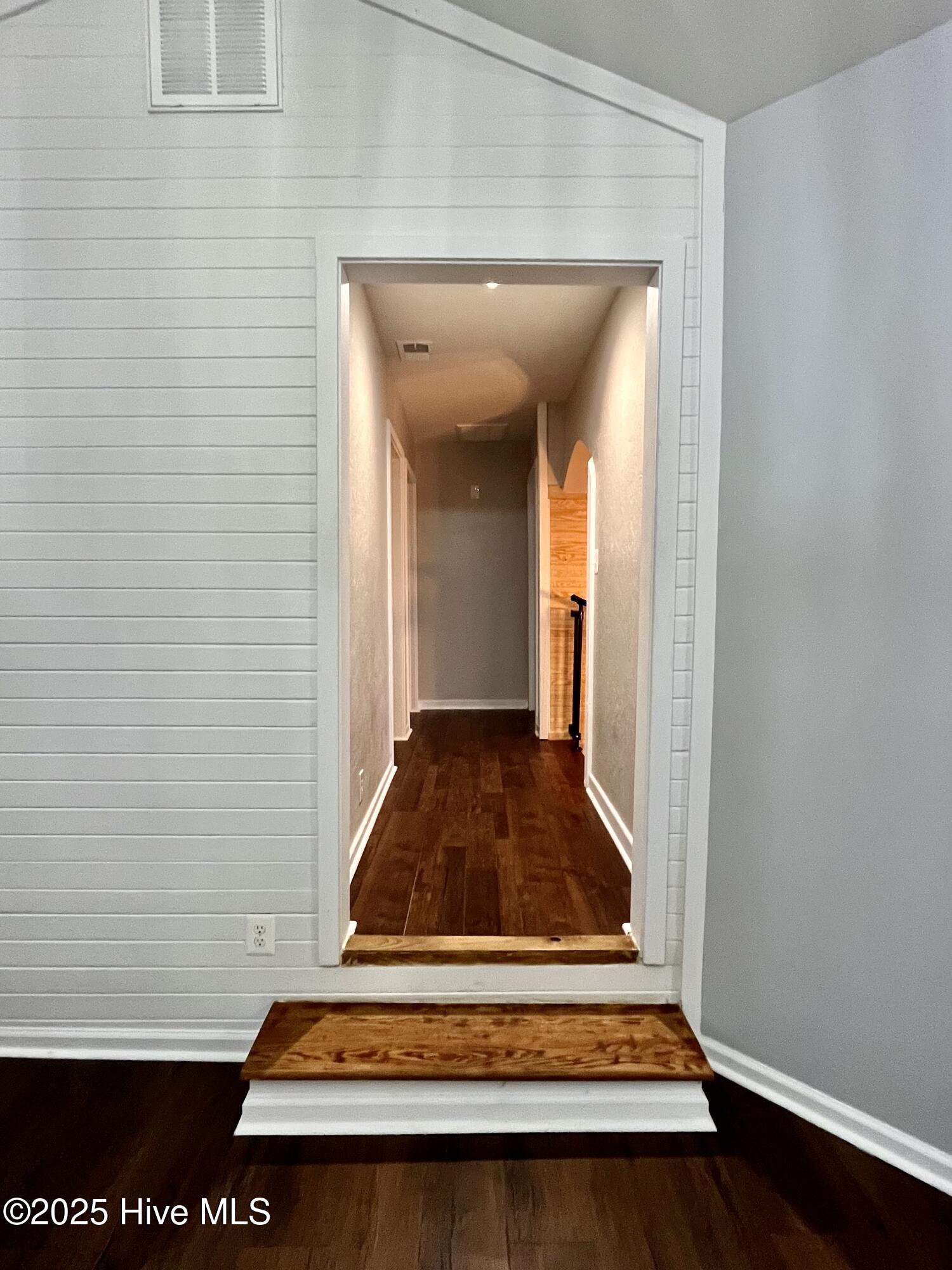 415 W Chowan Street Property Photo 8