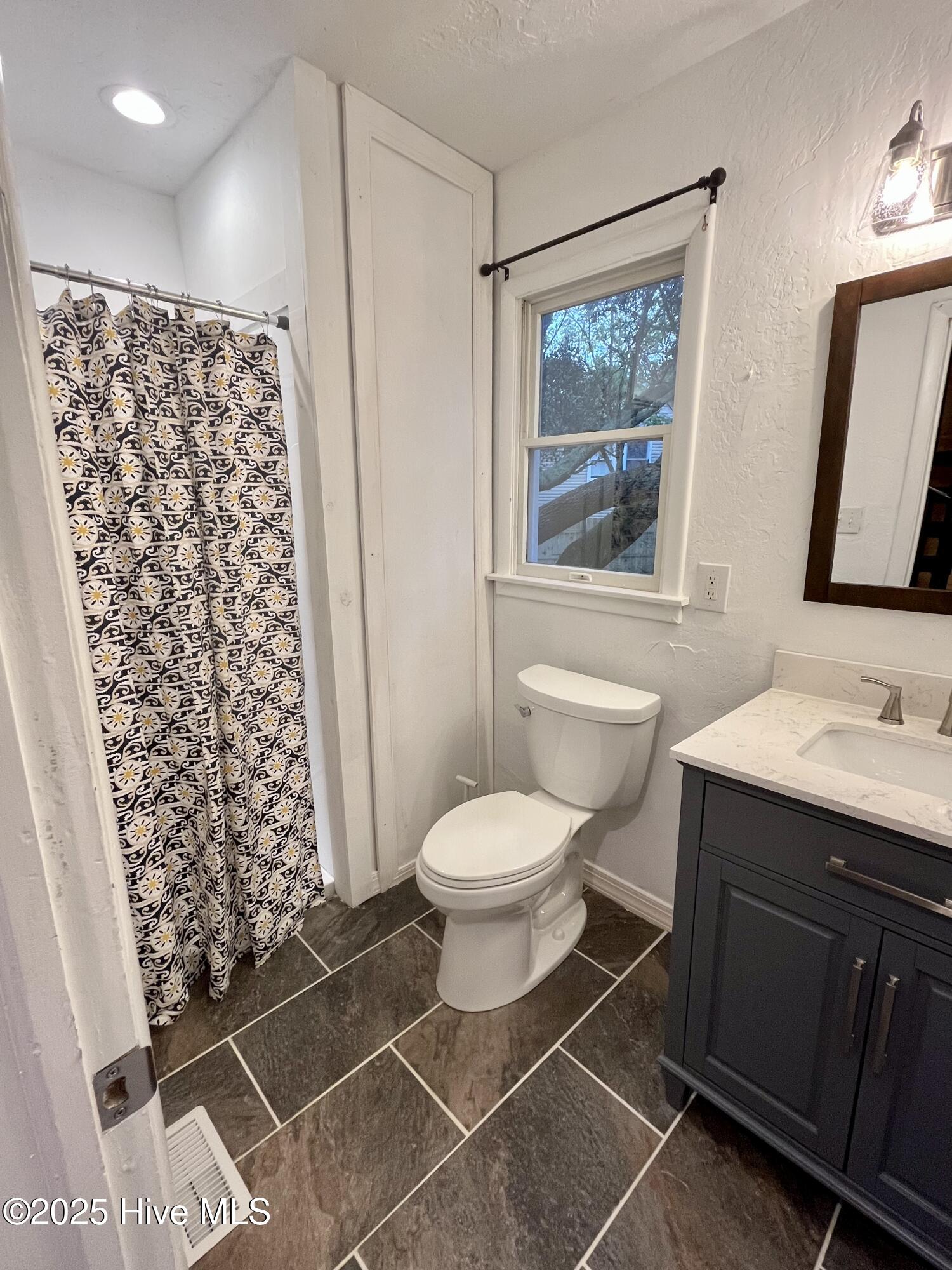 415 W Chowan Street Property Photo 14