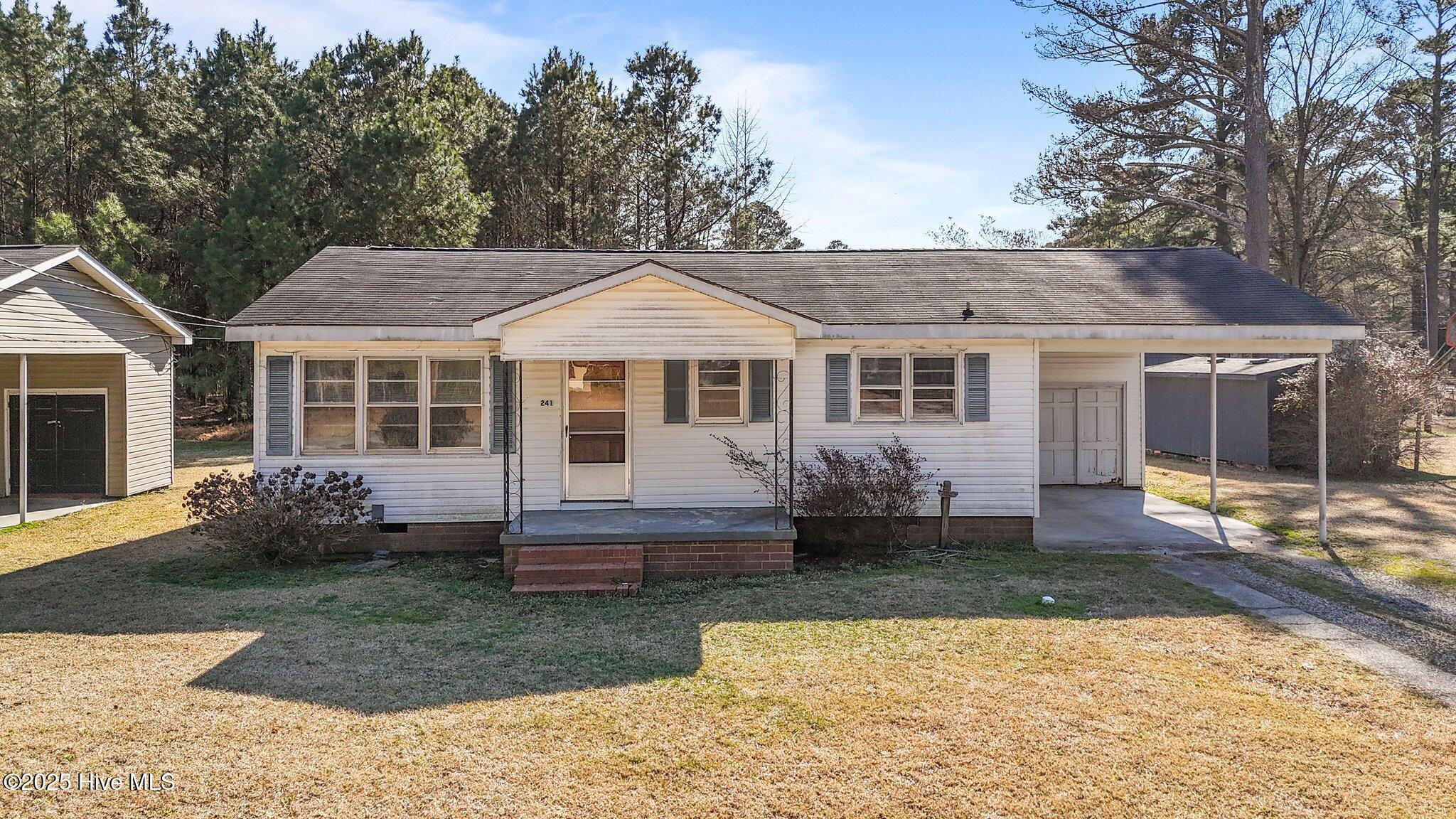 241 Myers Park Property Photo