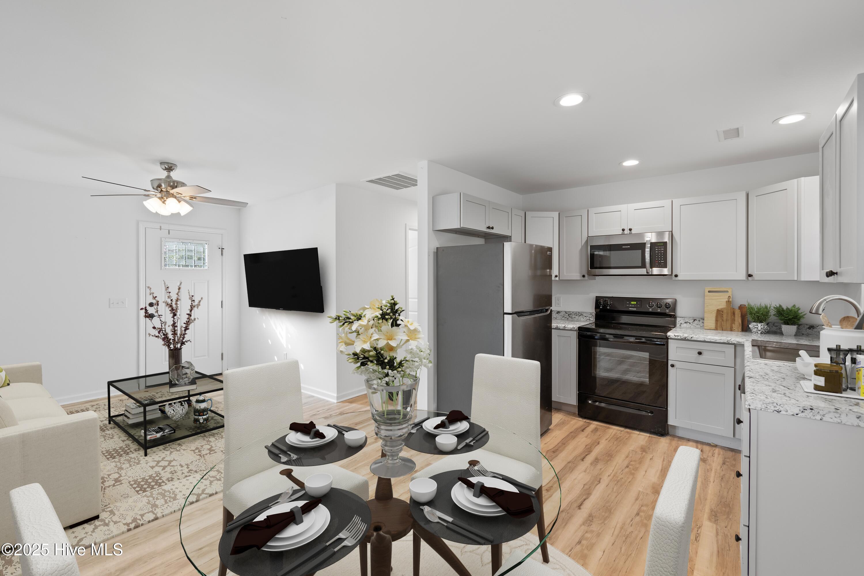 1061 Bayside Lane Property Photo 8