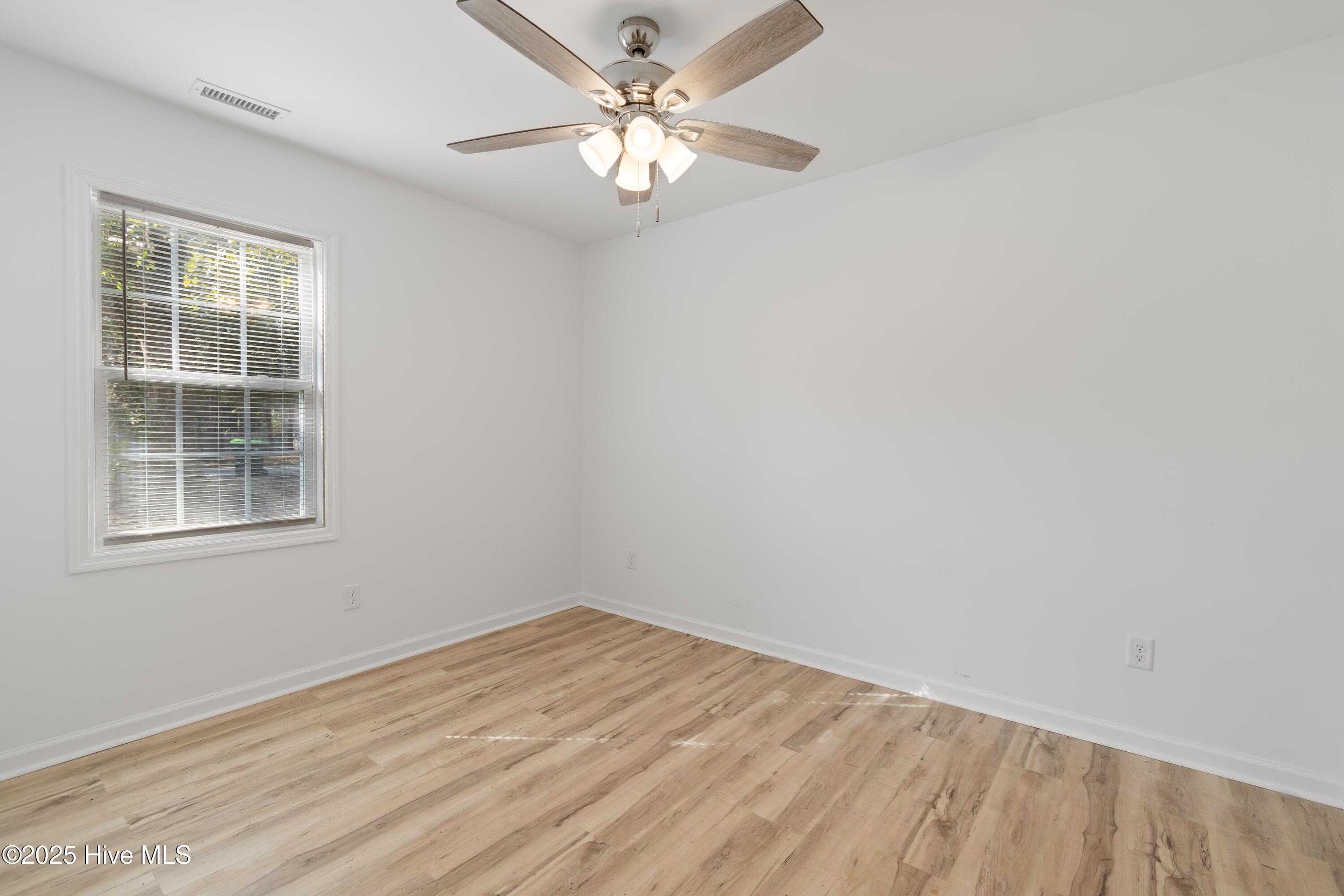 1061 Bayside Lane Property Photo 16