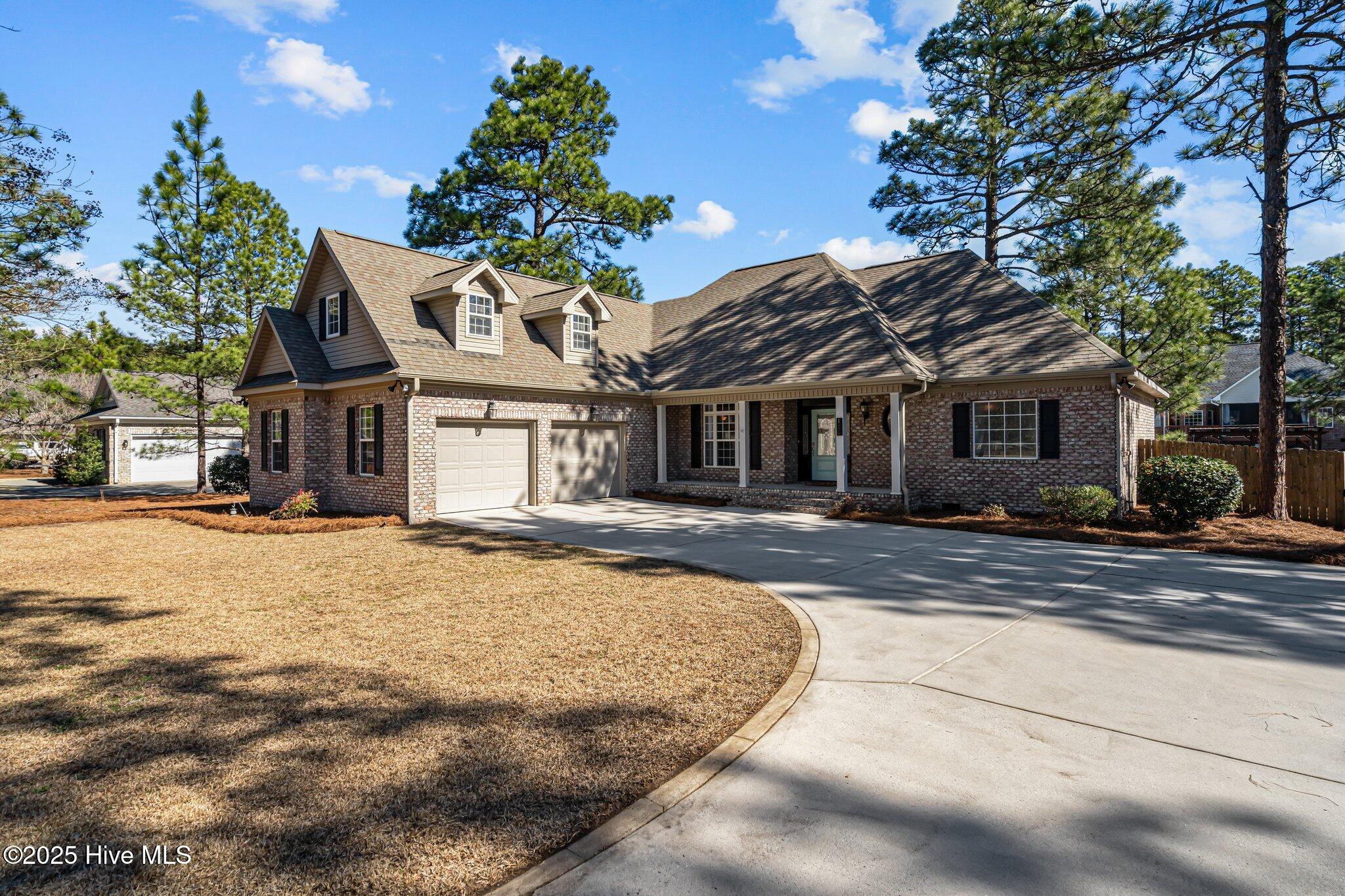 171 Forest Glen Property Photo