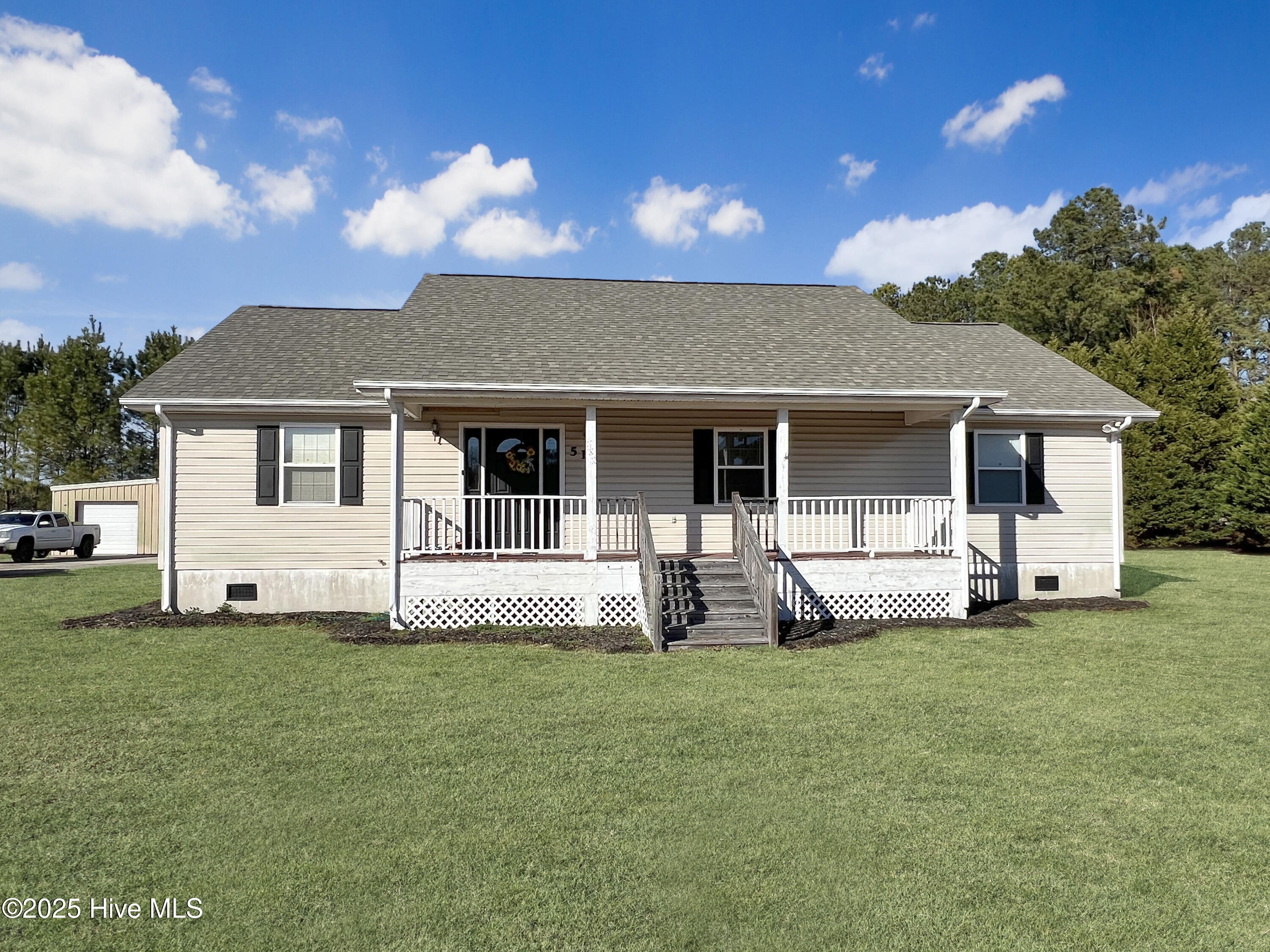 511 Icaria Road Property Photo