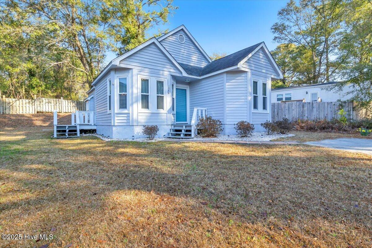 1044 Valley Drive Property Photo 1