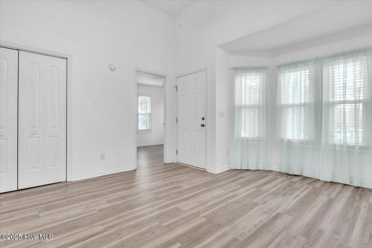 1044 Valley Drive Property Photo 8