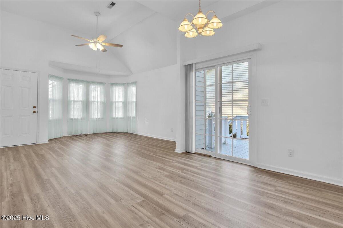 1044 Valley Drive Property Photo 10
