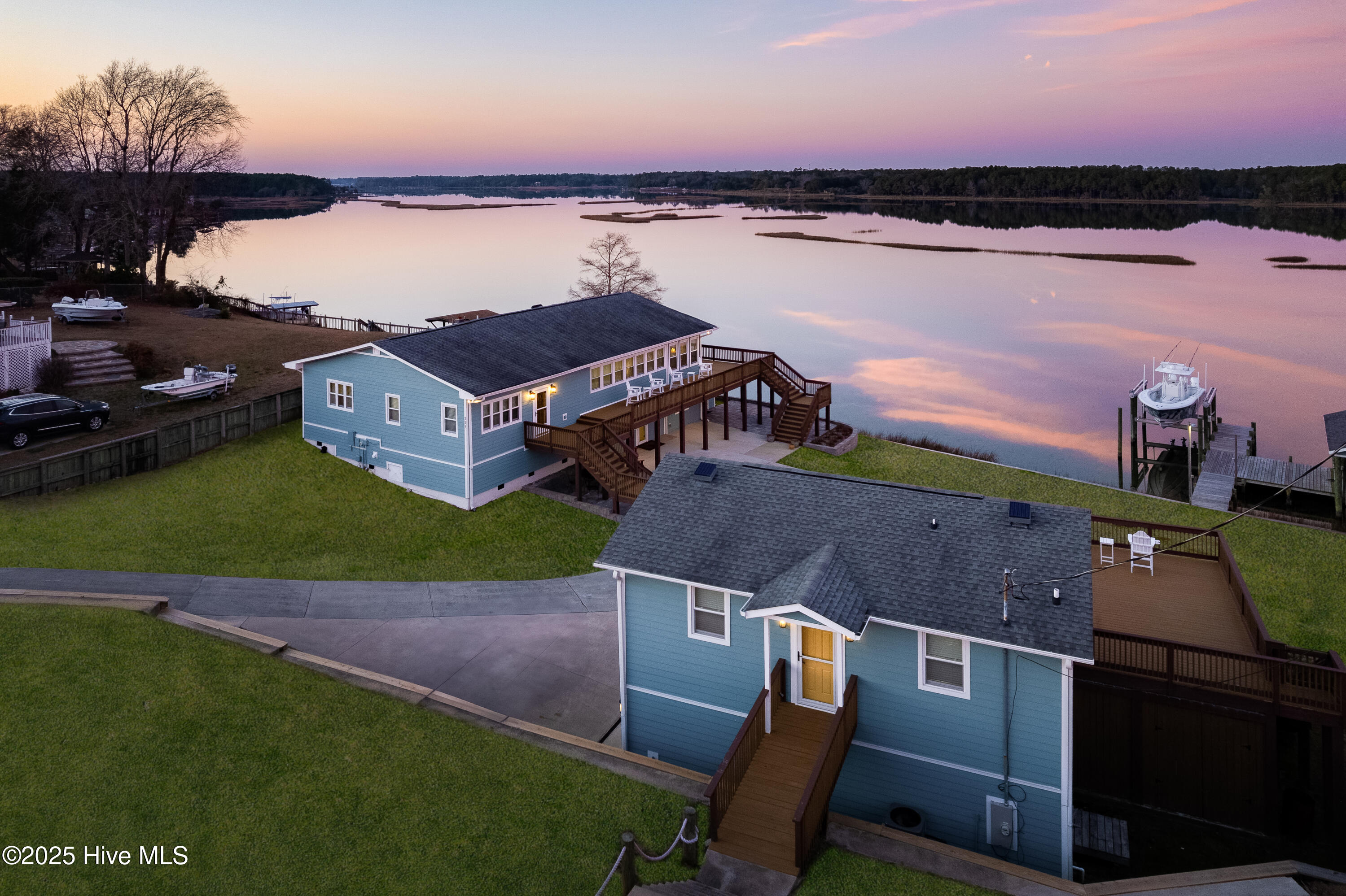 225 Great Neck Hill Property Photo 1